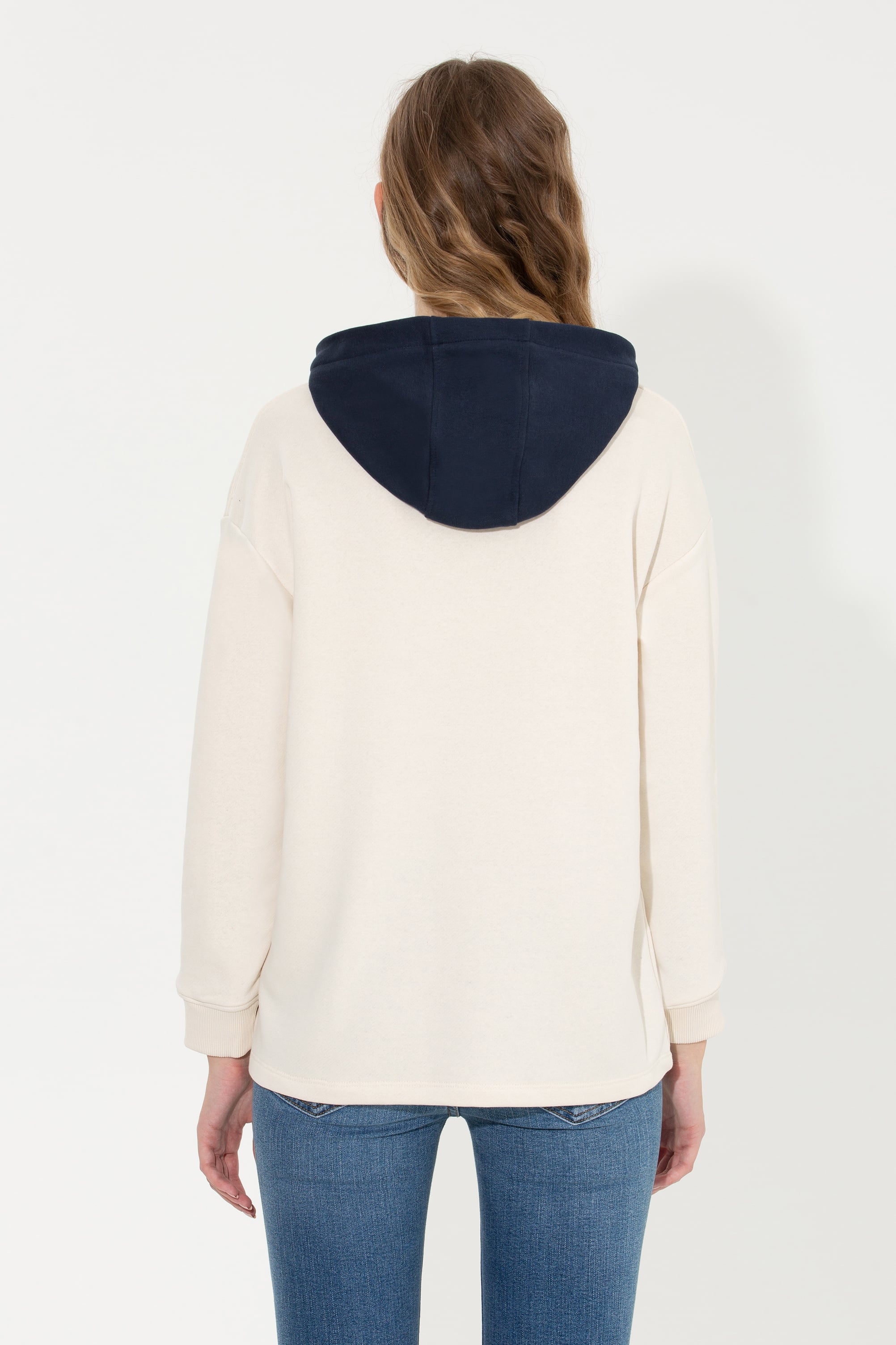 Kadın Ekru Kapüşonlu Sweatshirt - Image 5