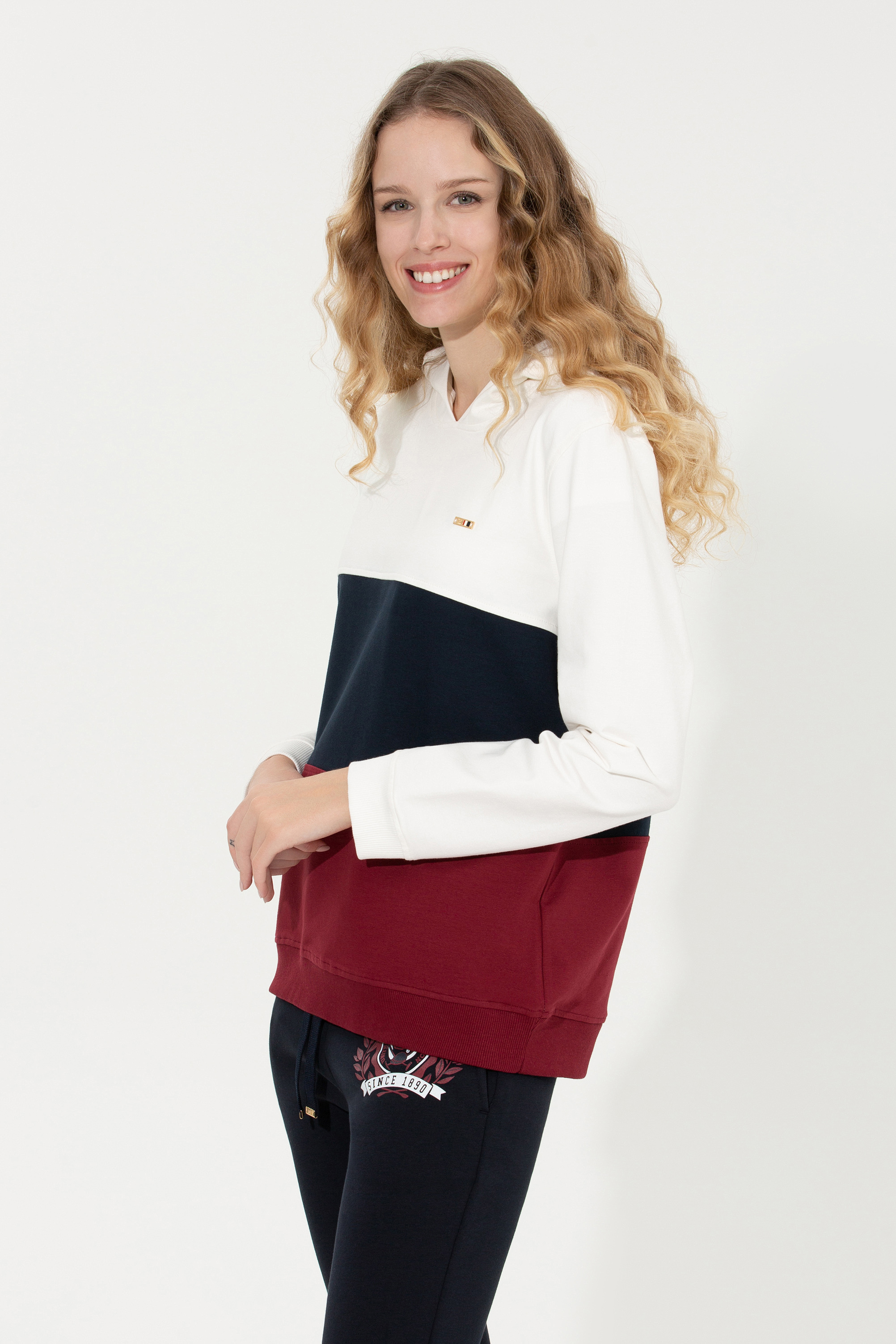 Kadın Vİşne Kapüşonlu Sweatshirt - Image 3