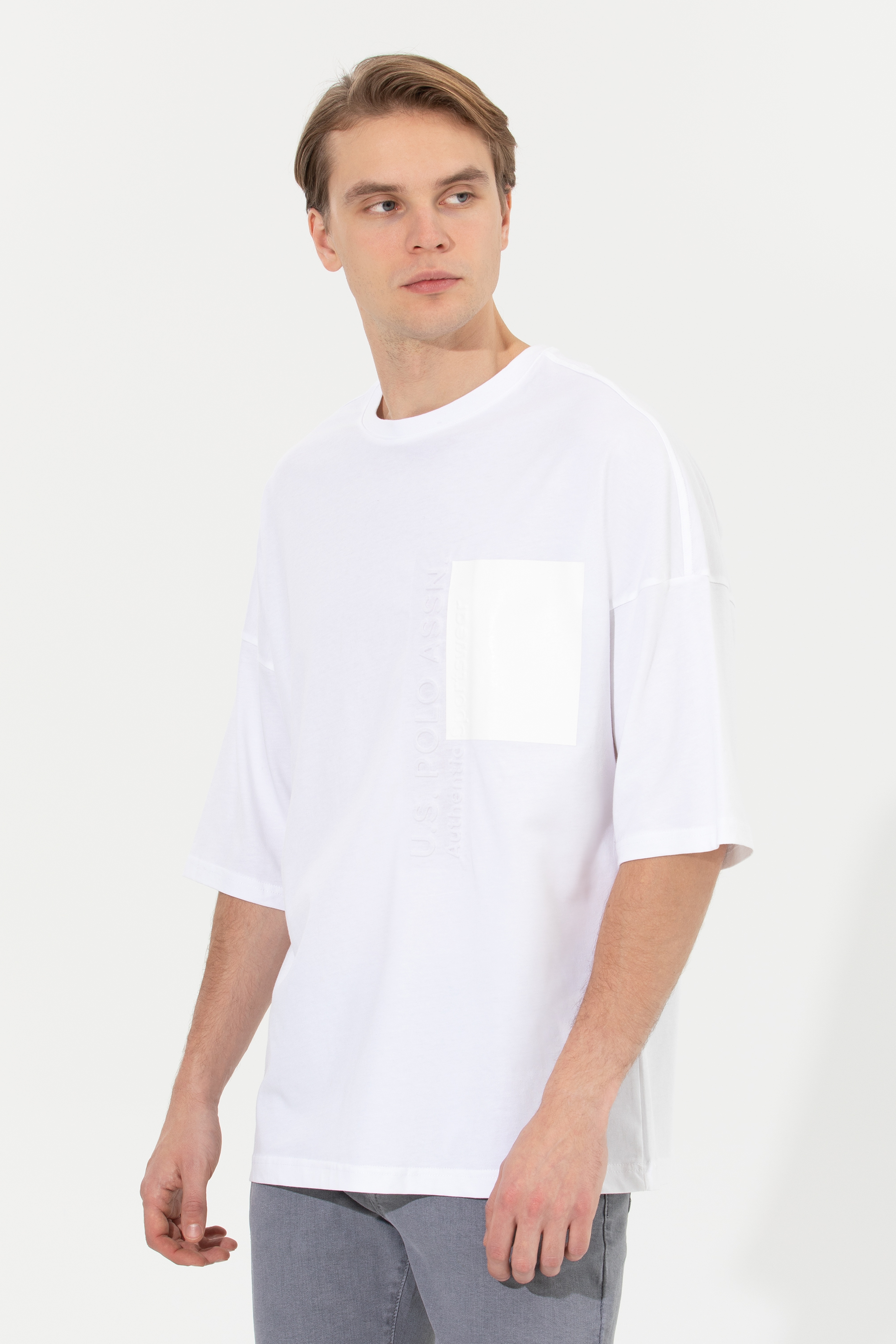 Erkek Beyaz Oversize Bisiklet Yaka Tişört - Image 4