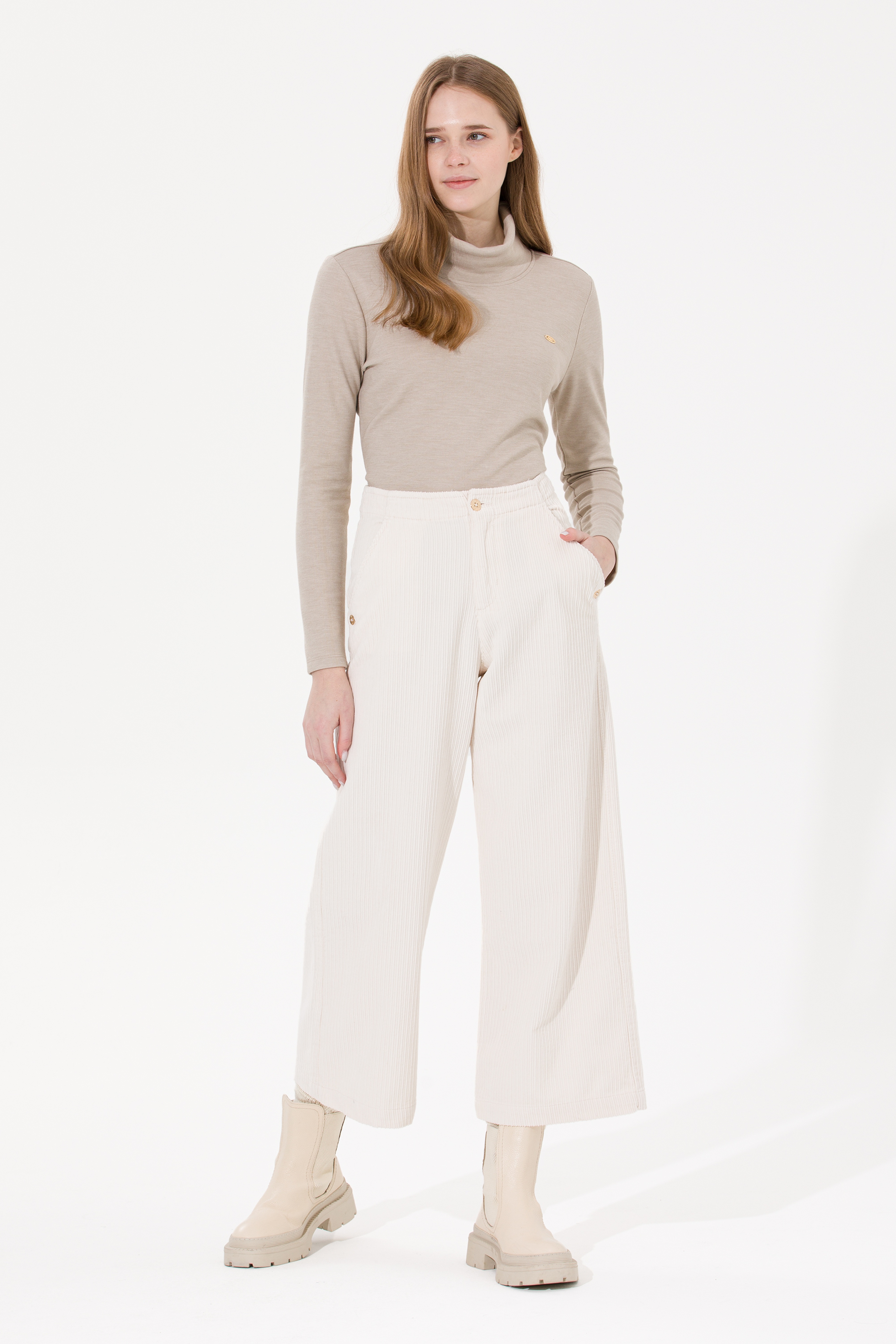 Kadın Krem Flare Cropped Fit Pantolon - Image 3