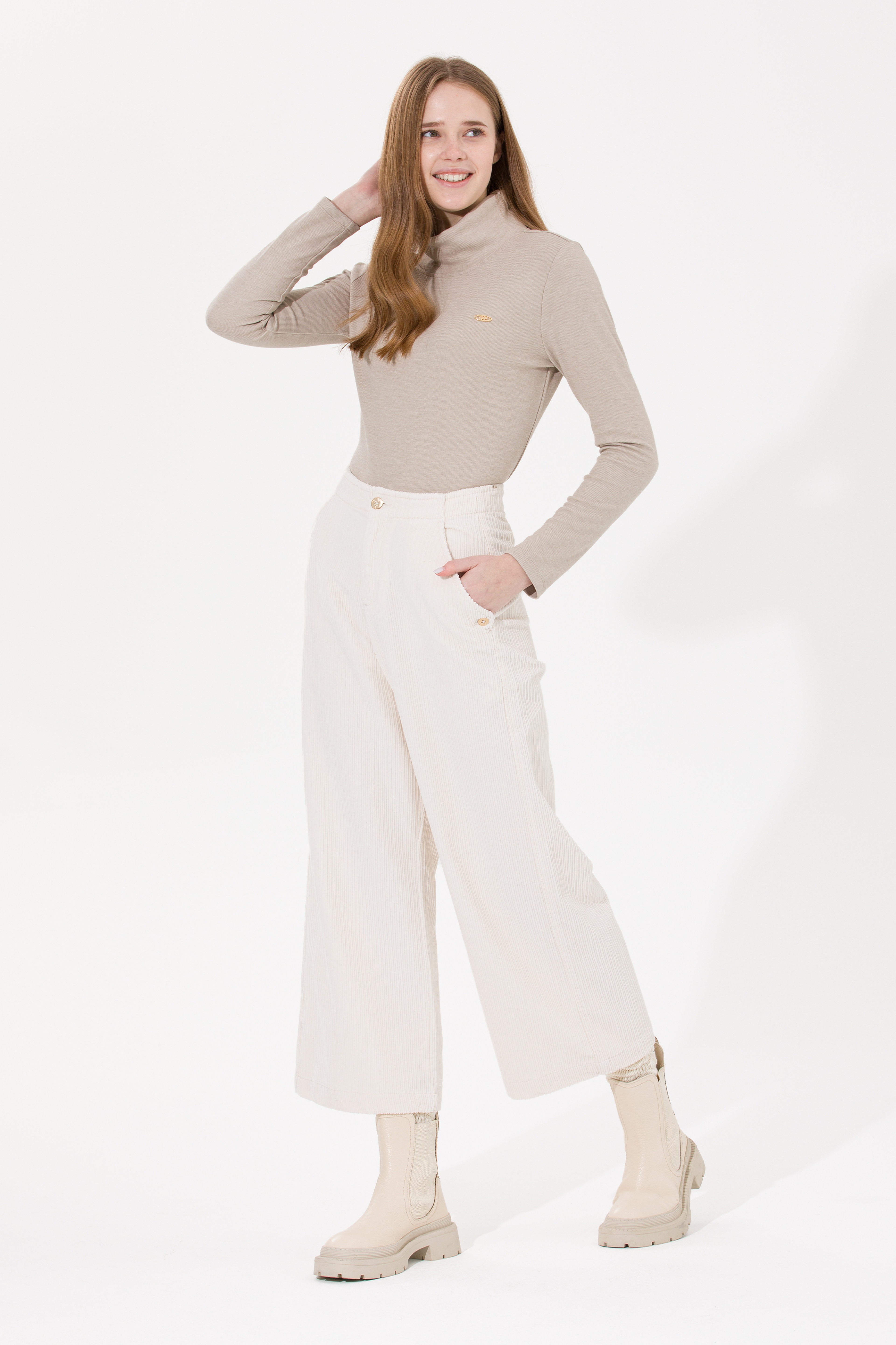 Kadın Krem Flare Cropped Fit Pantolon - Image 1