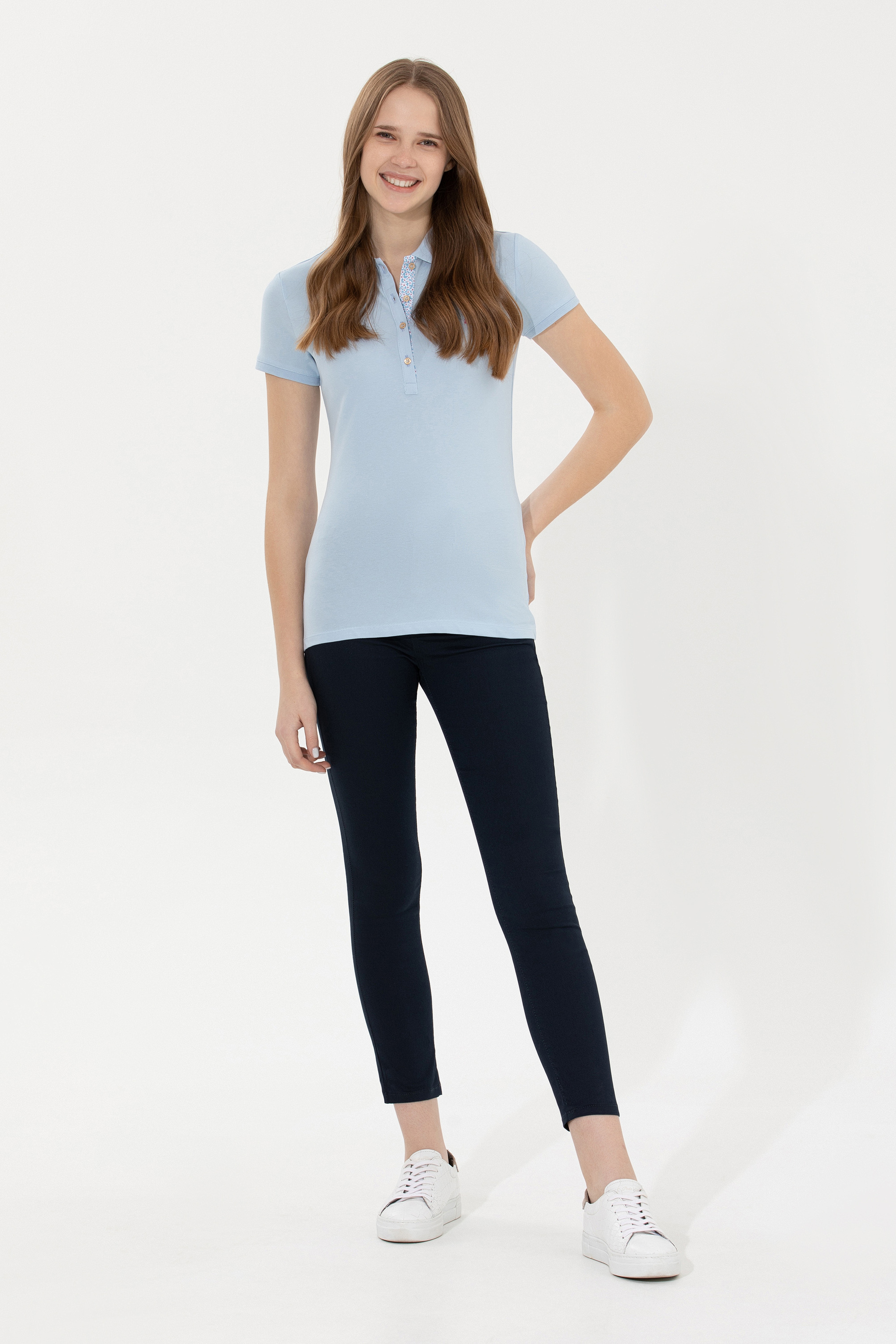 Kadın Açık Mavi Basic Polo Yaka Tişört - Image 4
