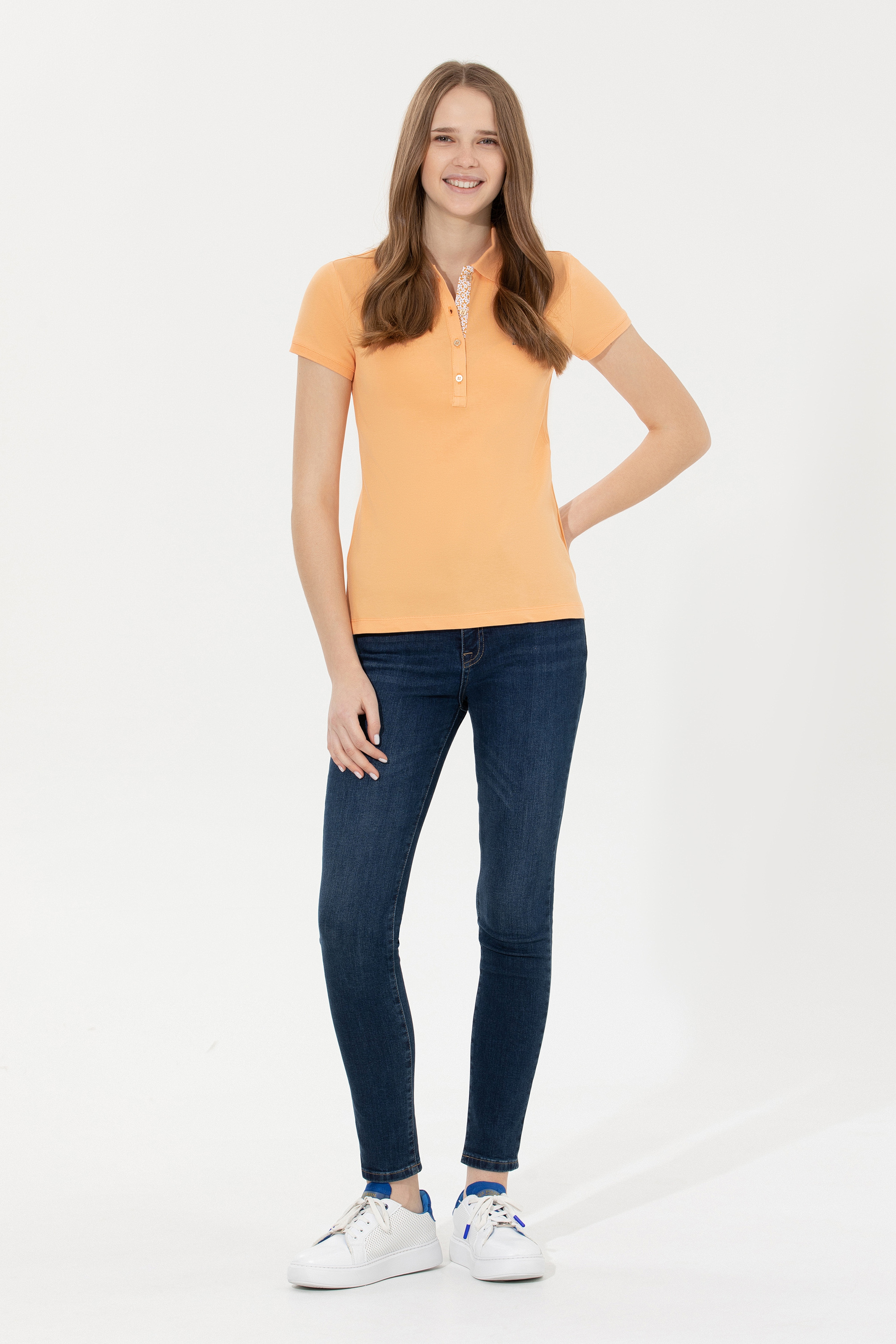 Kadın Turuncu Basic Polo Yaka Tişört - Image 4