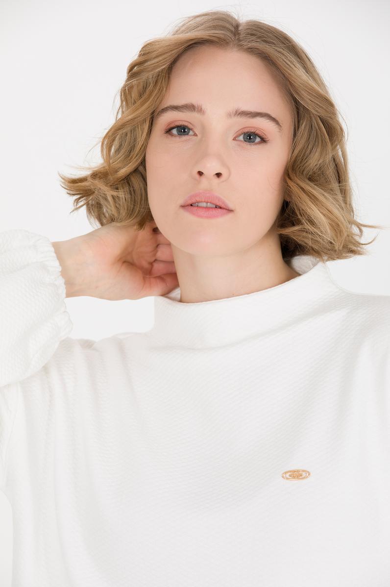 Kadın Ekru Dik Yaka Sweatshirt