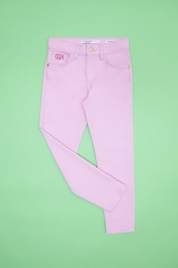 PEMBE