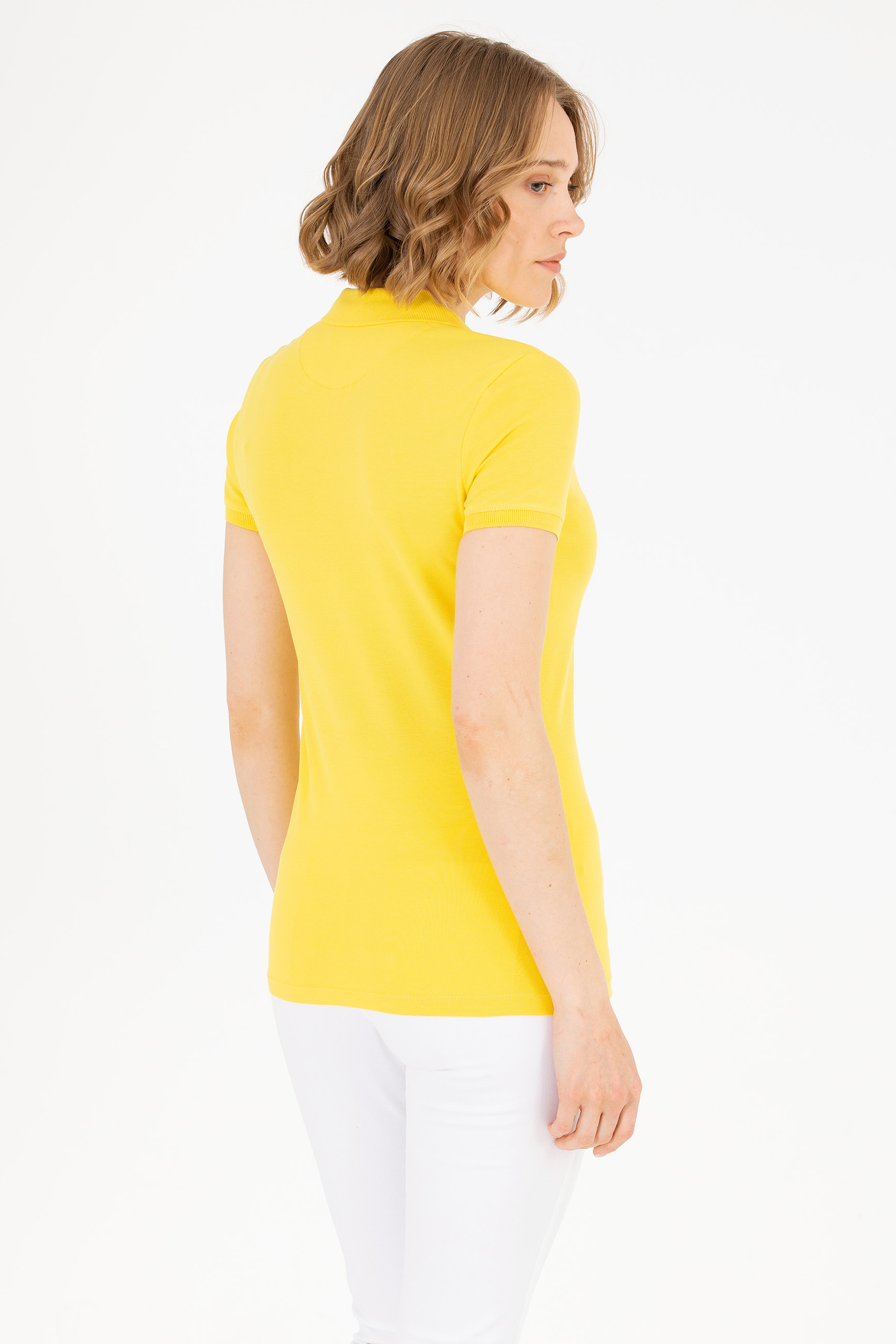 Kadın Sarı Basic Polo Yaka Tişört - Image 5