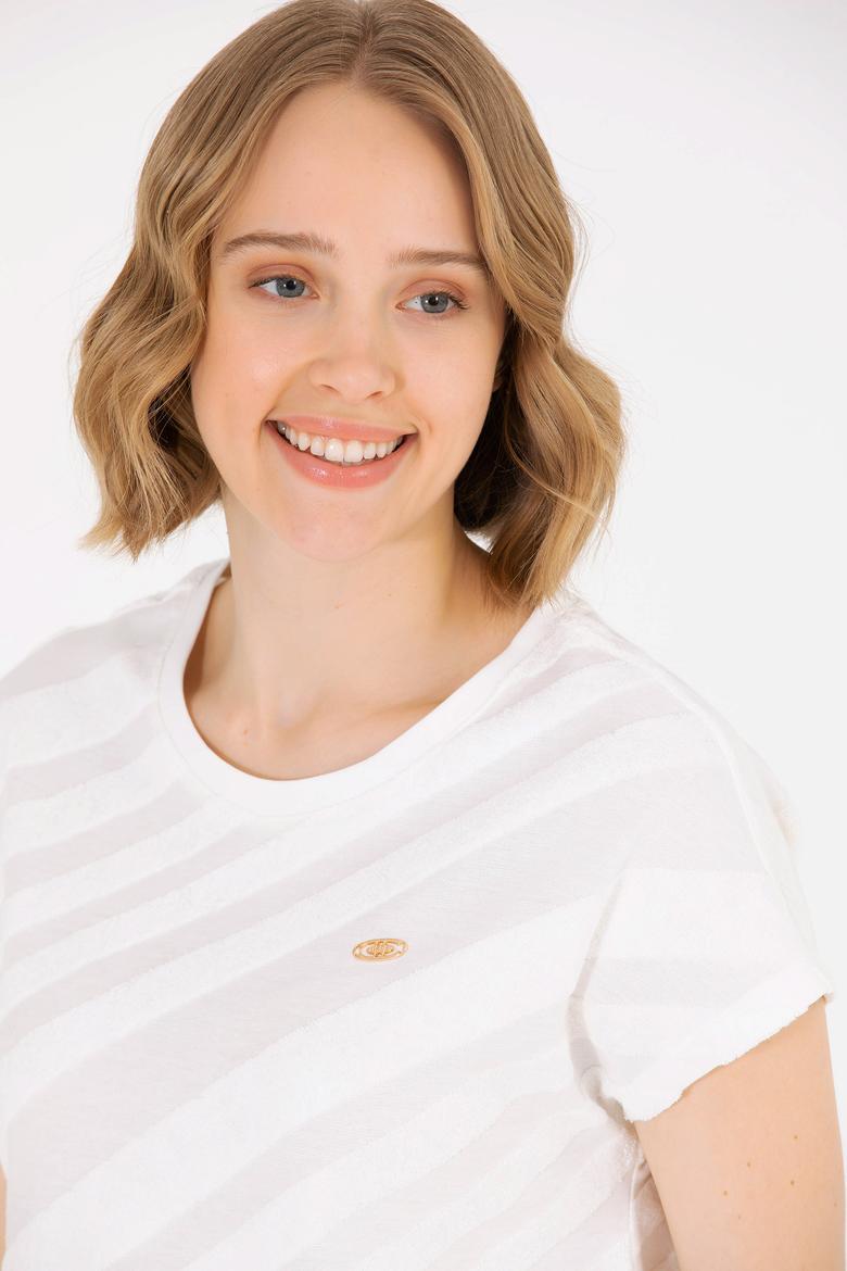 Kadın Krem Bisiklet Yaka Tişört - 50262552012