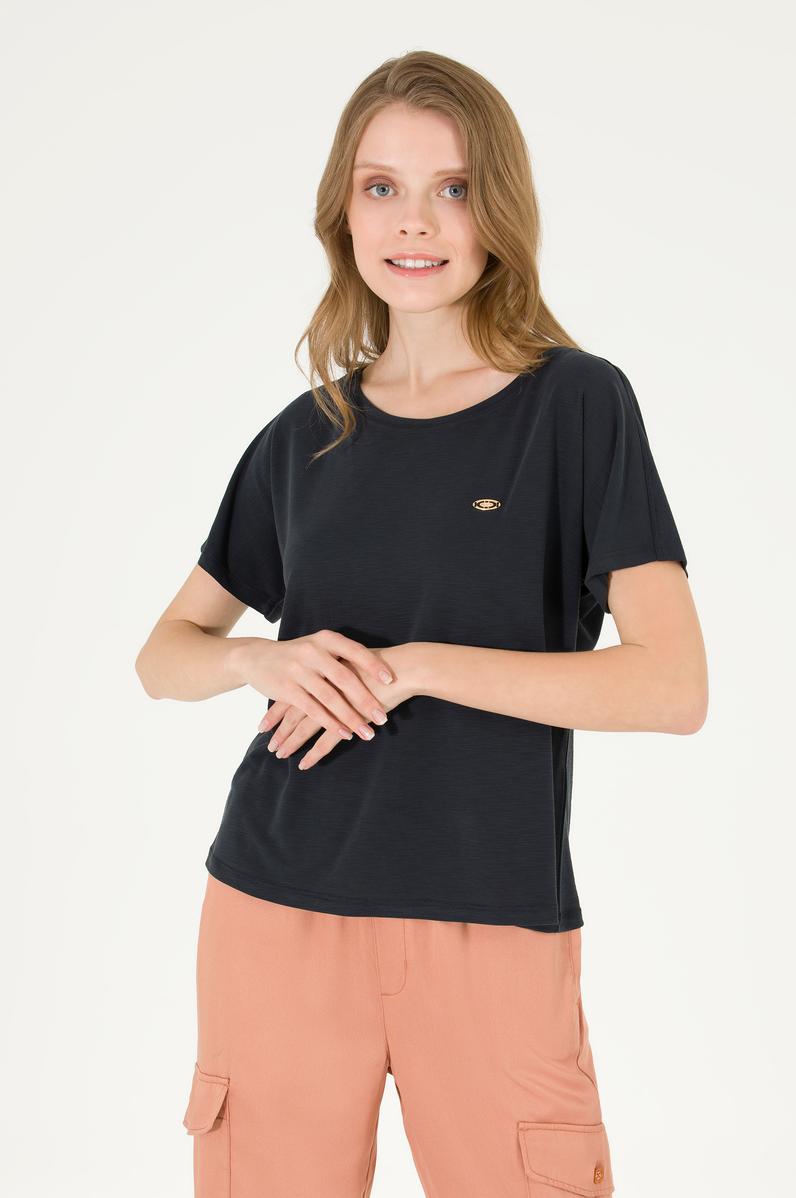 Kadın Siyah Bisiklet Yaka Tişört