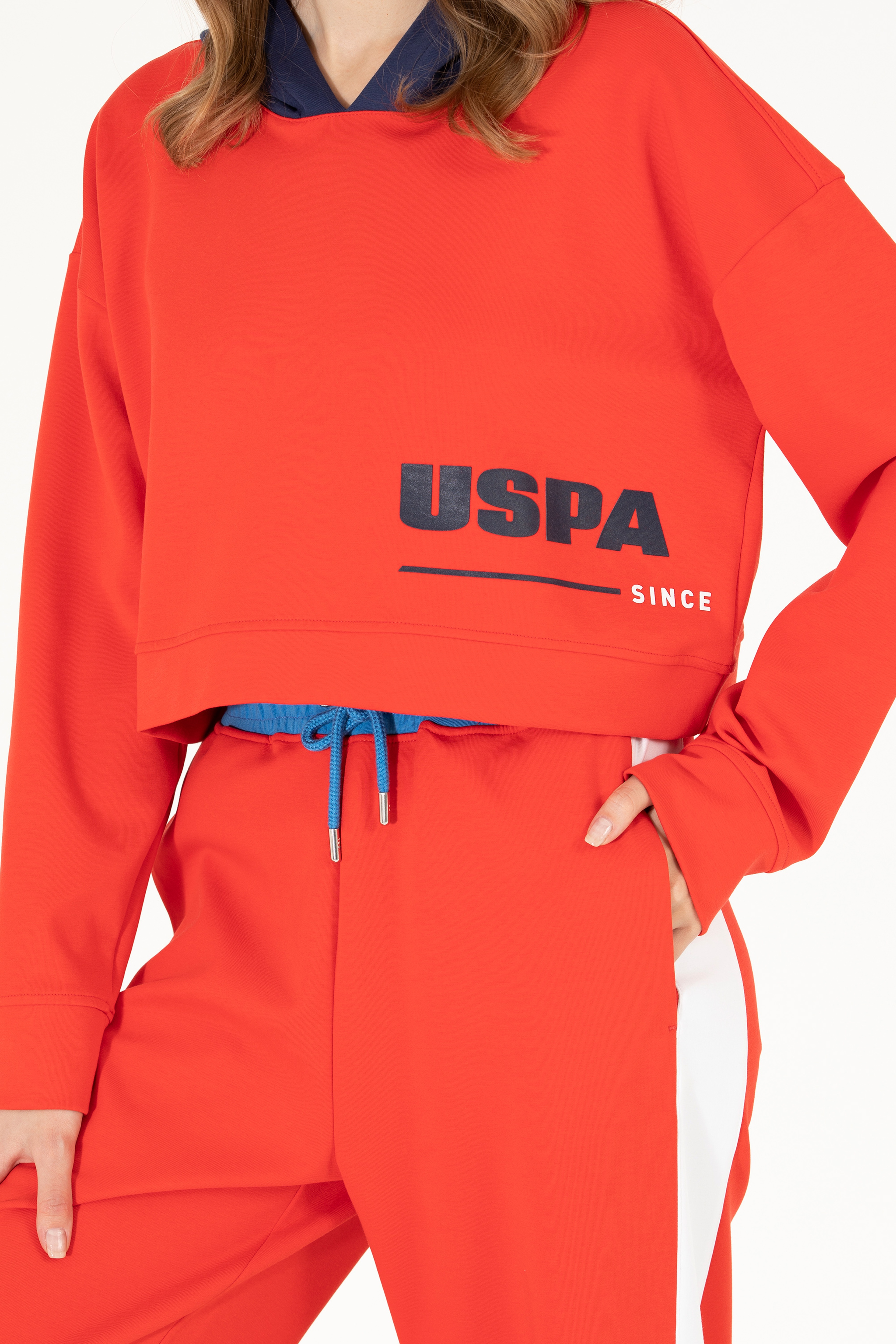 Kadın Kırmızı Kapüşonlu Sweatshirt - Image 6