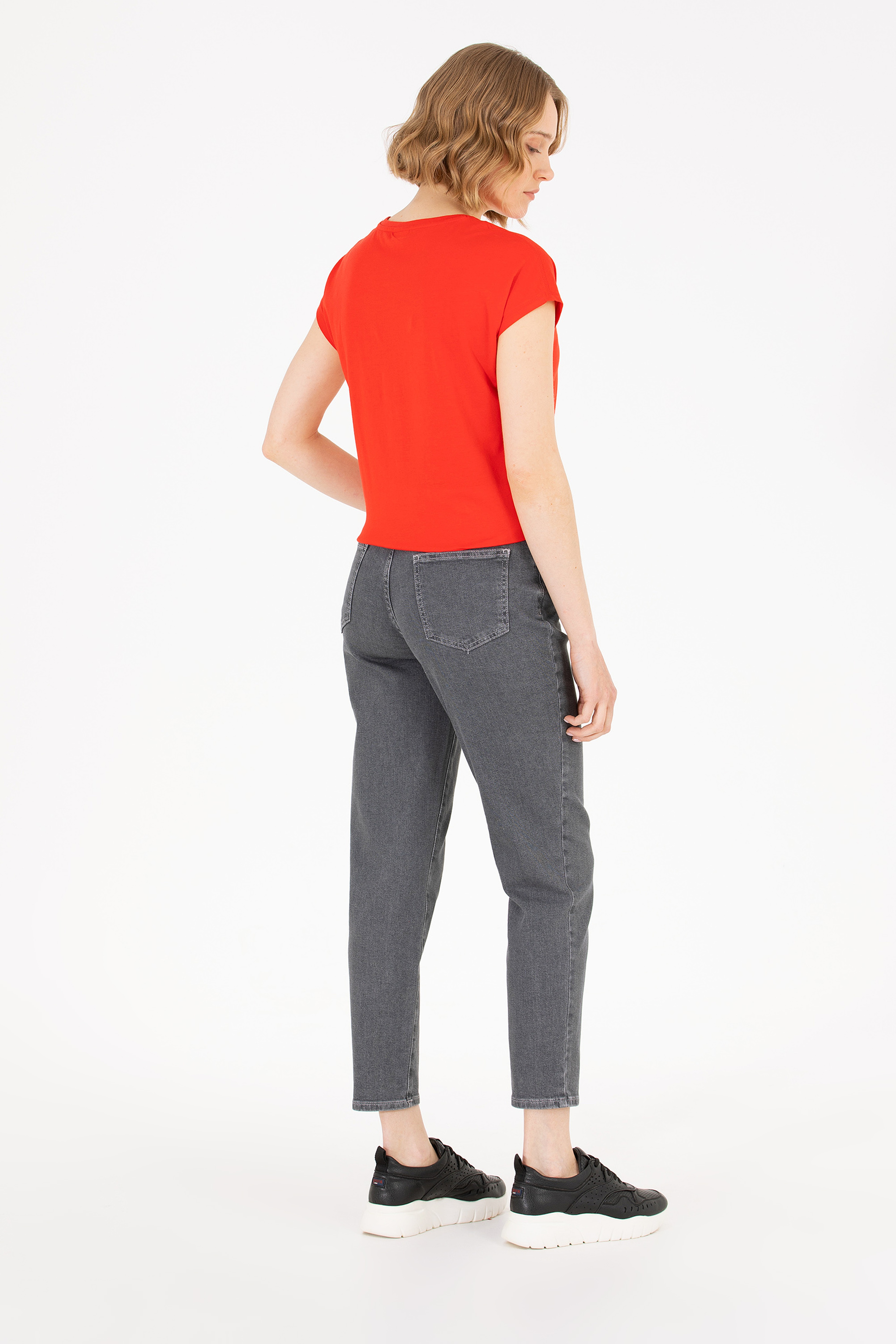 Kadın Gri Mom Fit Jean Pantolon - Image 4