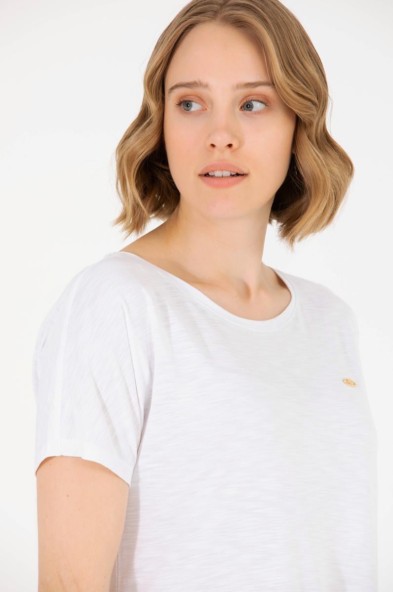 Kadın Beyaz Bisiklet Yaka Tişört