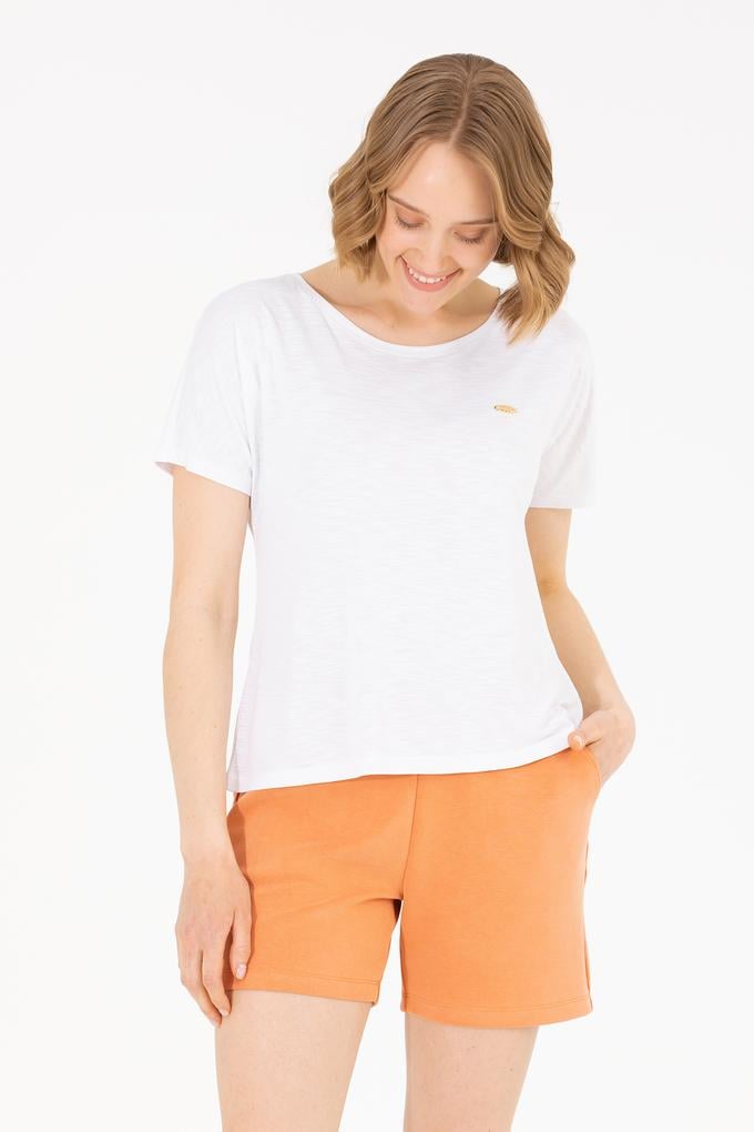 Kadın Beyaz Bisiklet Yaka Tişört