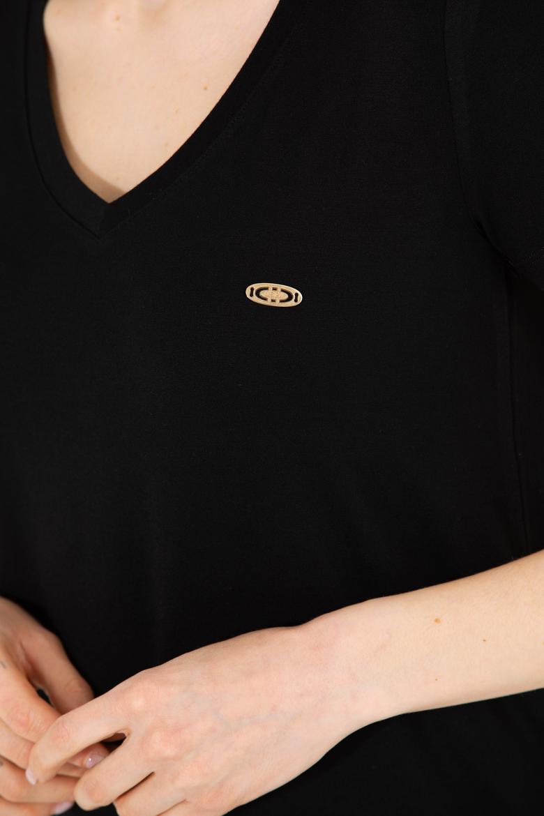 Kadın Siyah V Yaka Basic Tişört - 50262610001