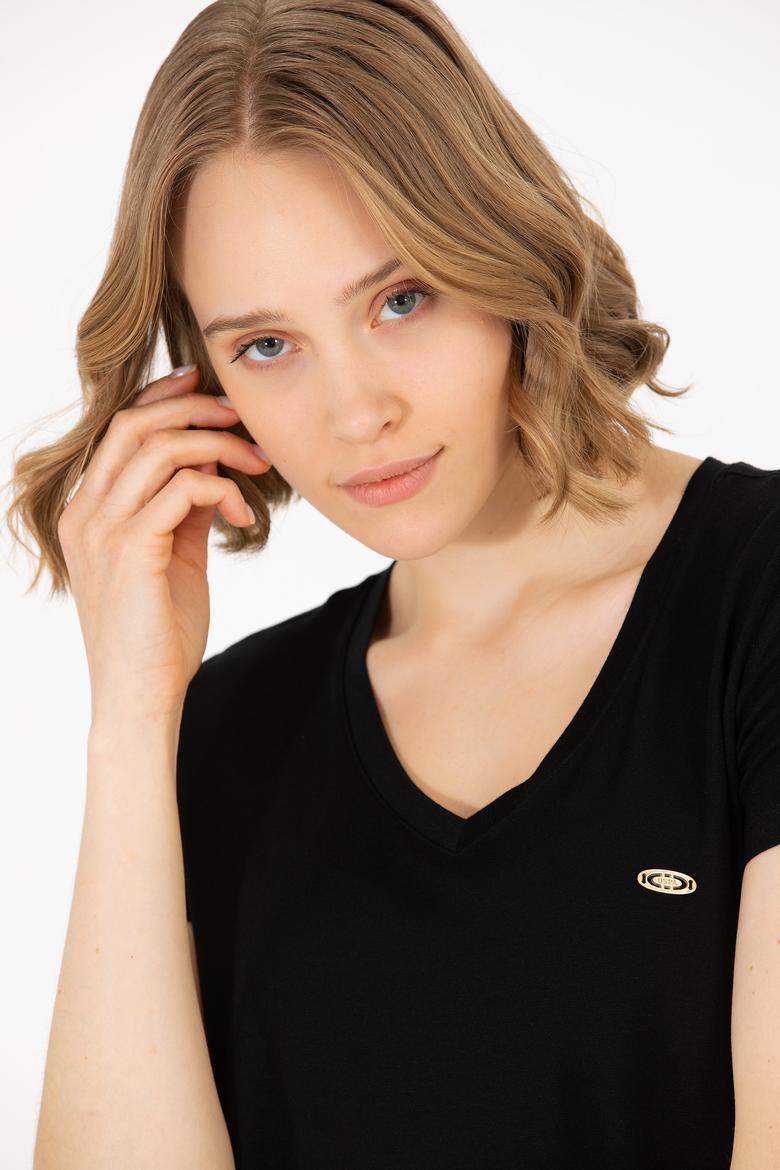 Kadın Siyah V Yaka Basic Tişört - 50262610001