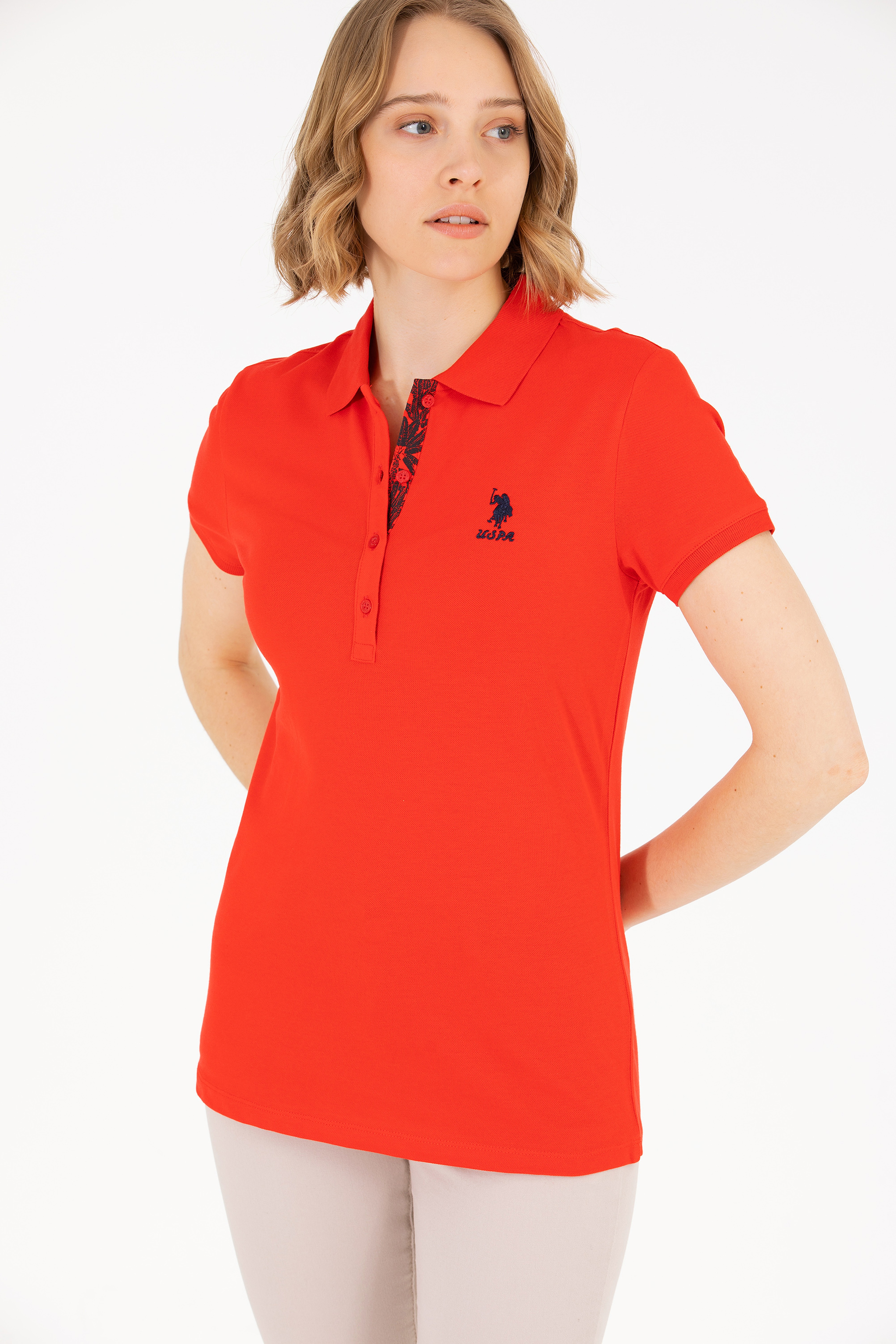 Kadın Kırmızı Basic Polo Yaka Tişört - Image 2