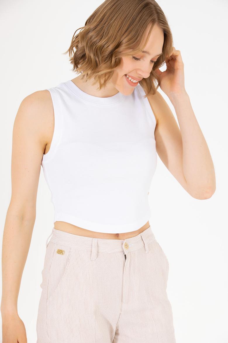 Kadın Beyaz Bisiklet Yaka Crop Basic Tişört - 50270100006