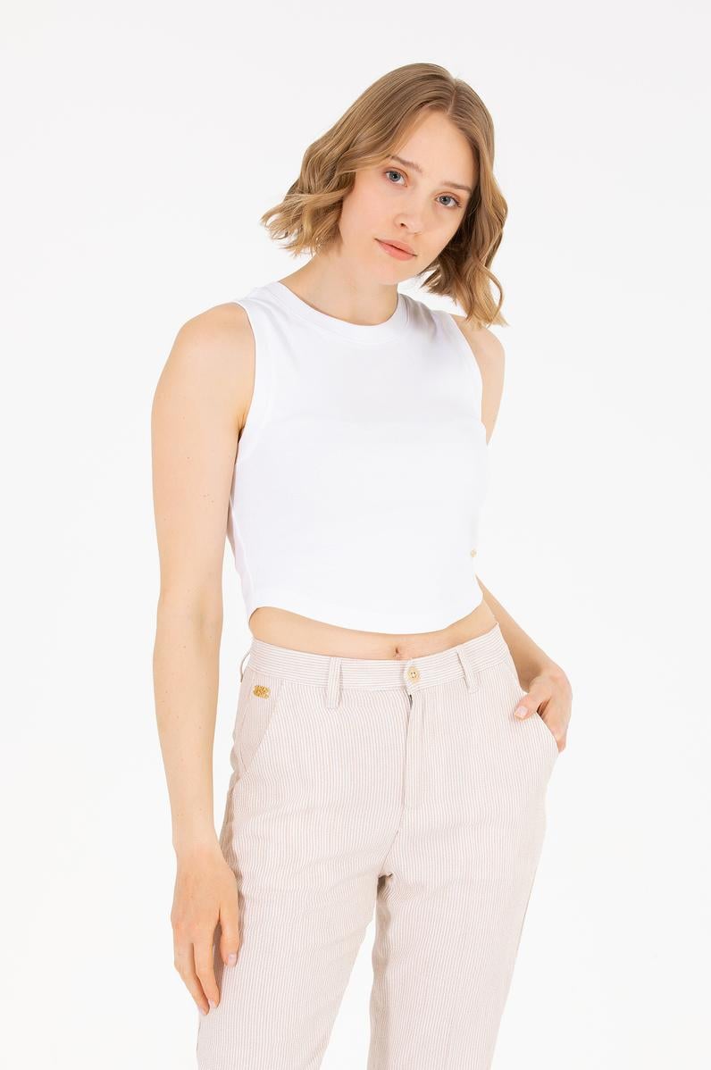 Kadın Beyaz Bisiklet Yaka Crop Basic Tişört