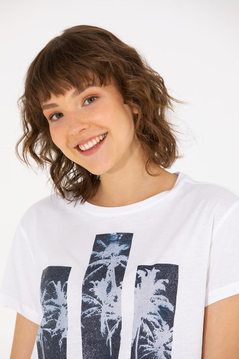 Kadın Beyaz Bisiklet Yaka Tişört