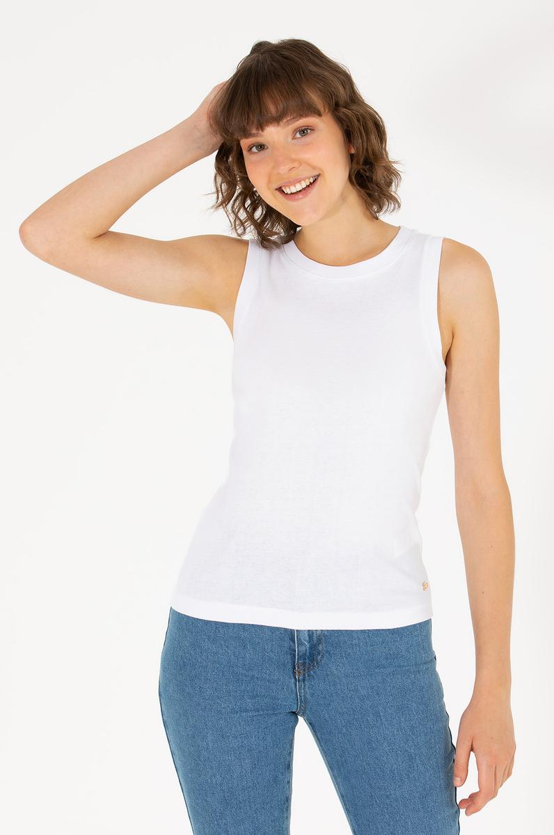 Kadın Beyaz Bisiklet Yaka Kolsuz Basic Tişört