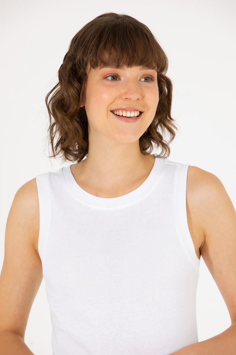 Kadın Beyaz Bisiklet Yaka Kolsuz Basic Tişört - 50264964016