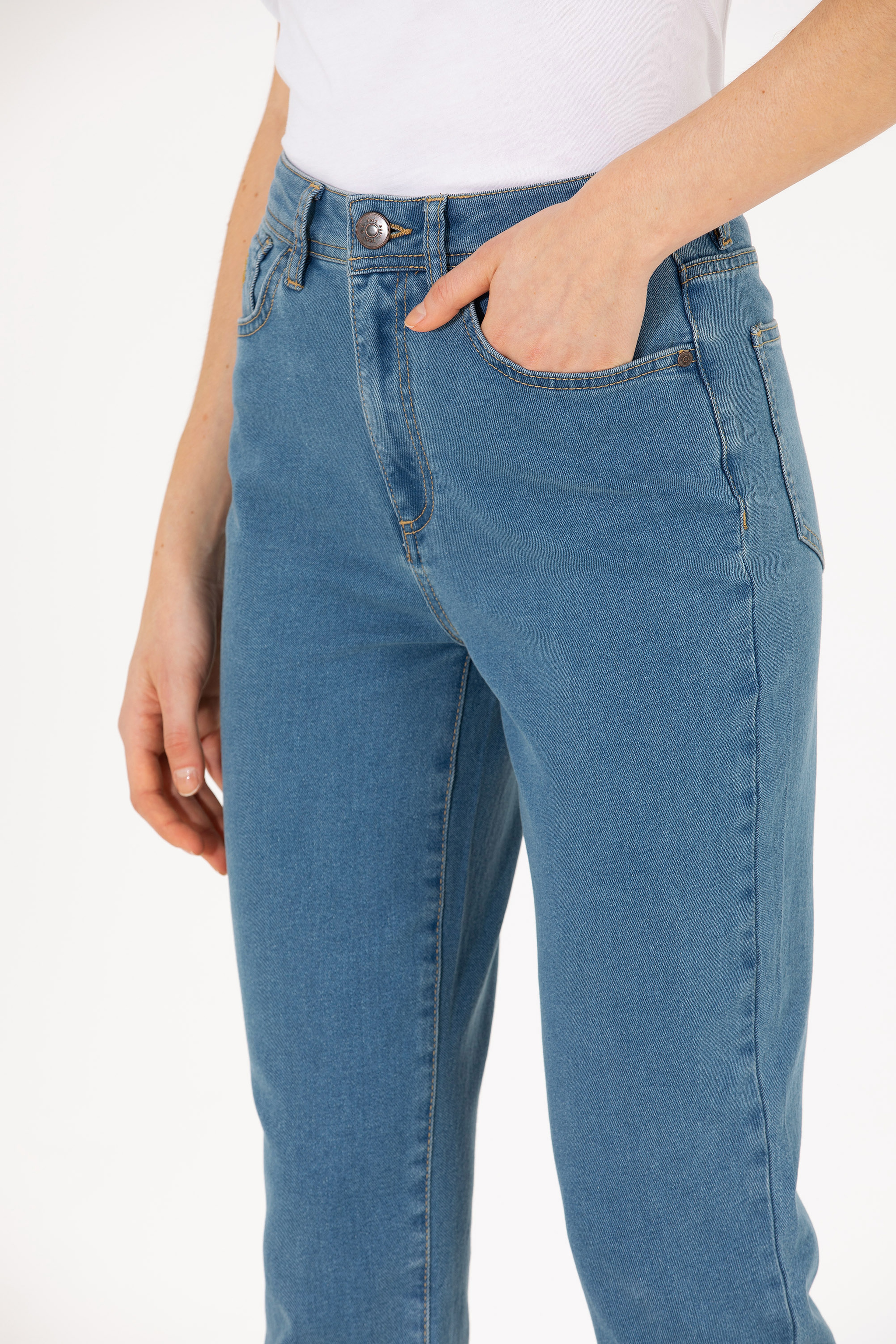 Kadın Mavi Mom Fit Jean Pantolon - Image 5