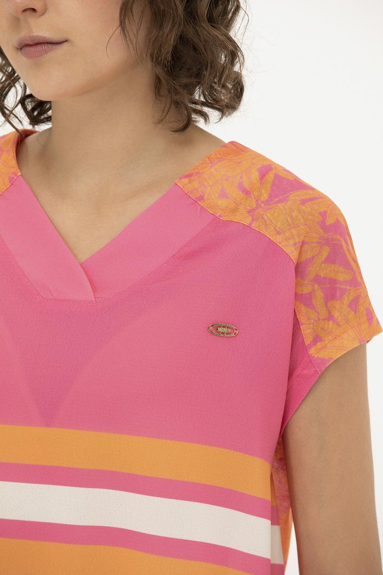 Kadın Pembe V Yaka Tişört - 50263602028