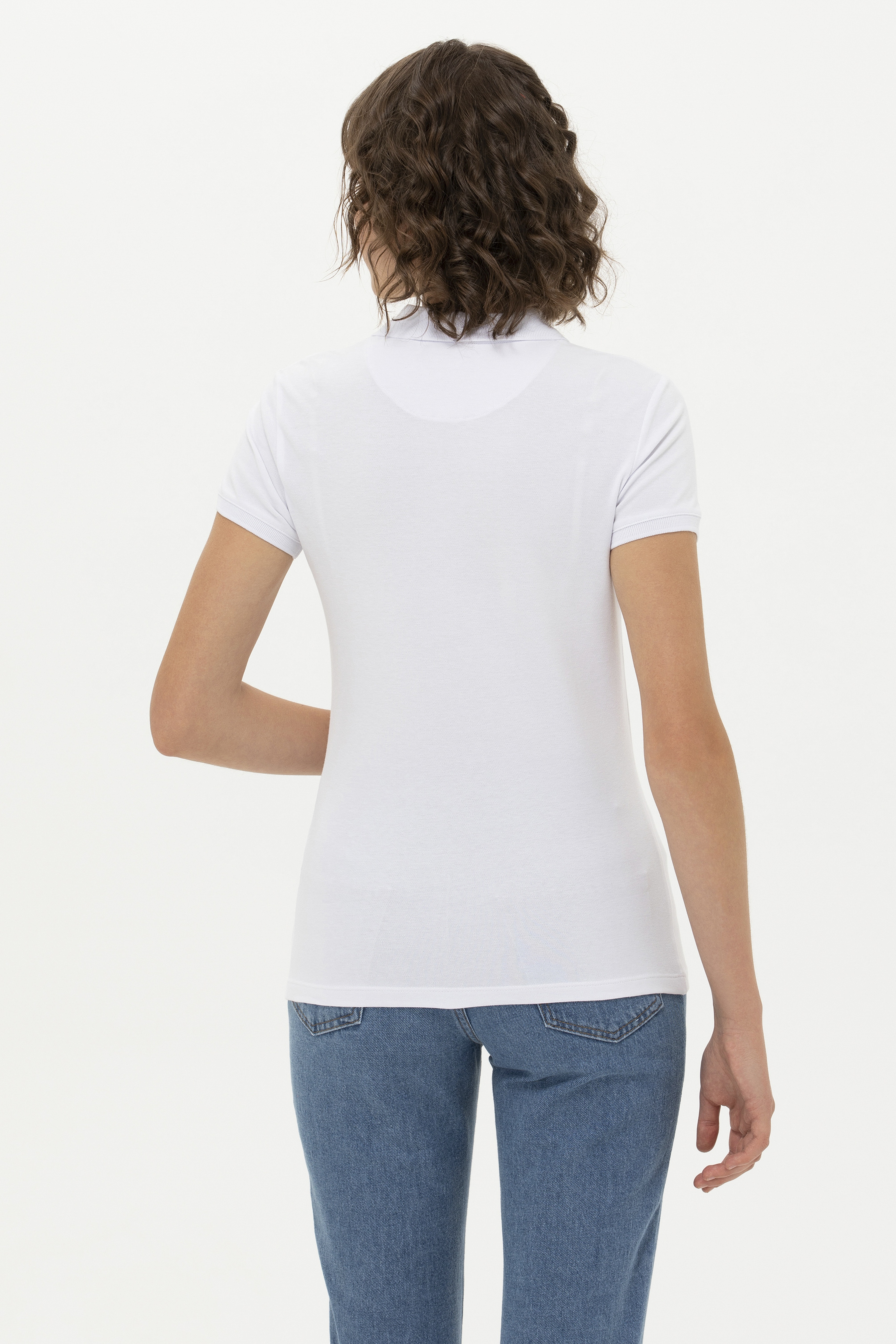 Kadın Beyaz Basic Polo Yaka Tişört - Image 5
