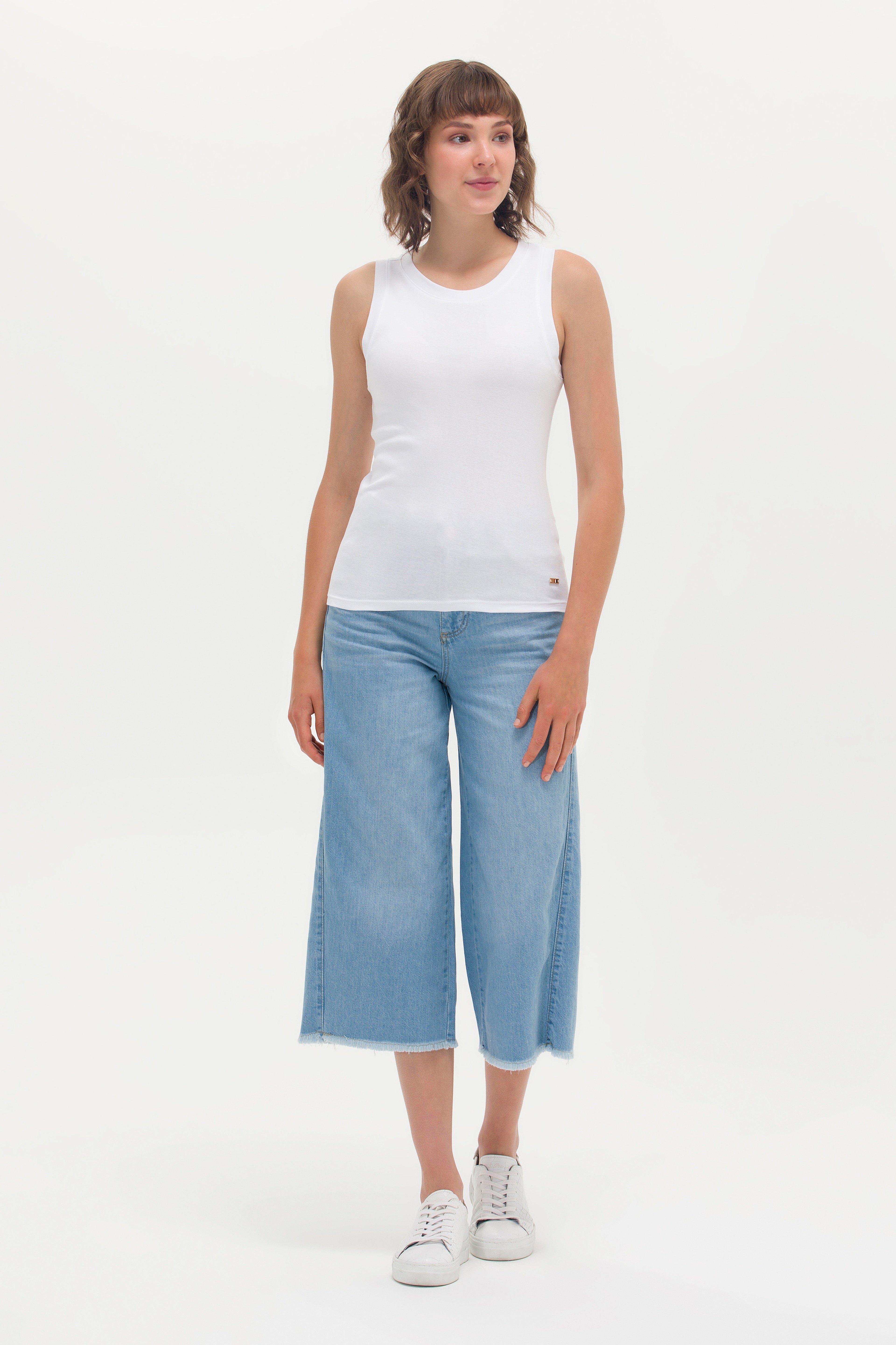 Kadın Açık Mavi Flare Cropped Fit Jean Pantolon - Image 3