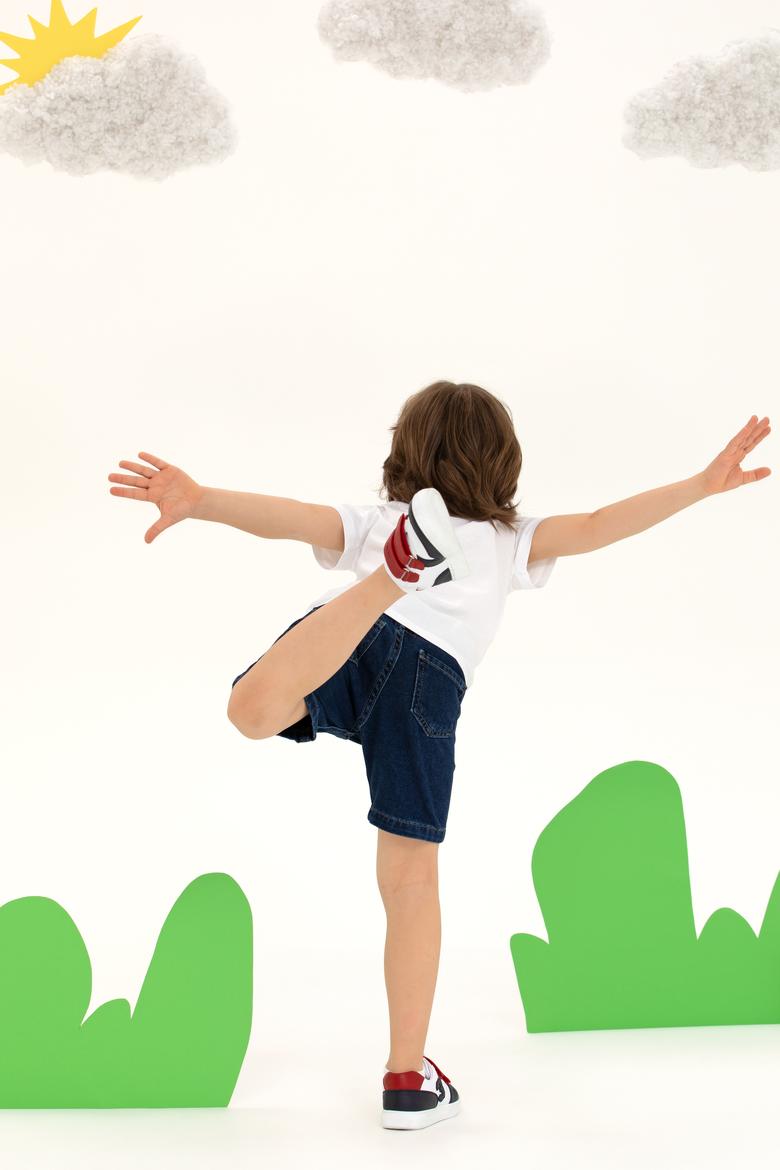 Çocuk Beyaz Bisiklet Yaka Tişört - 50266022004