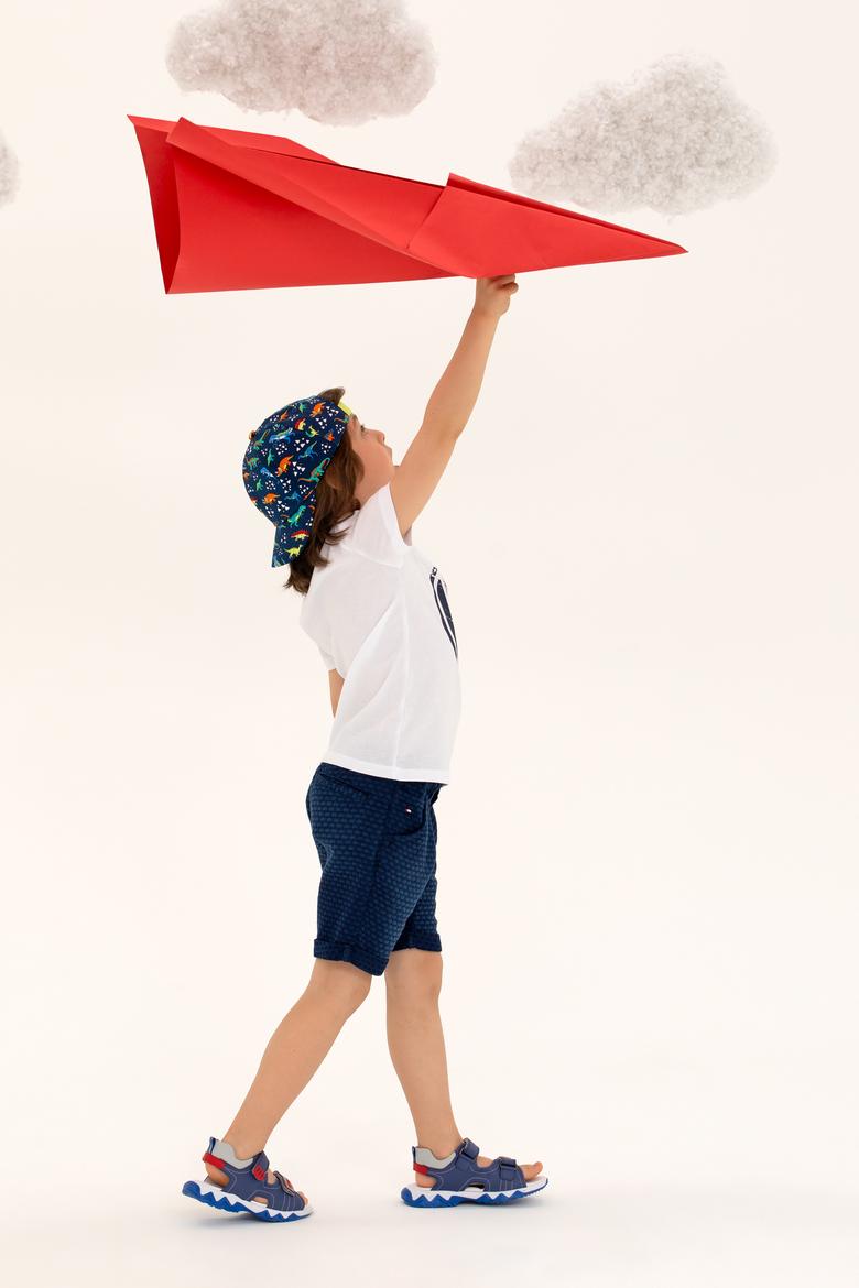 Çocuk Beyaz Bisiklet Yaka Tişört