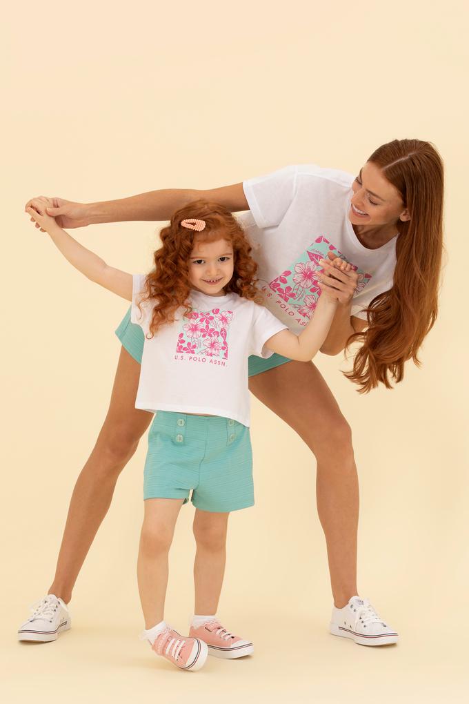 Kız Çocuk Beyaz Bisiklet Yaka Tişört