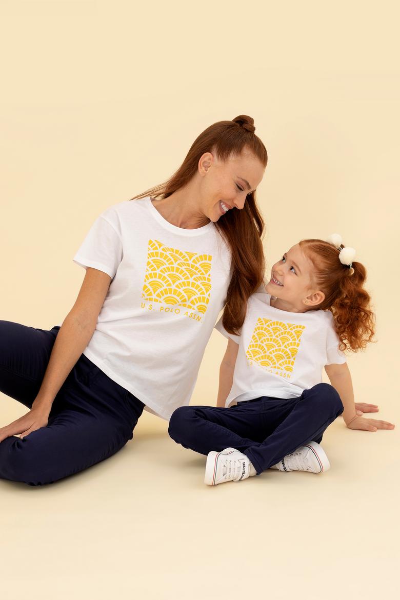 Kız Çocuk Beyaz Bisiklet Yaka Tişört