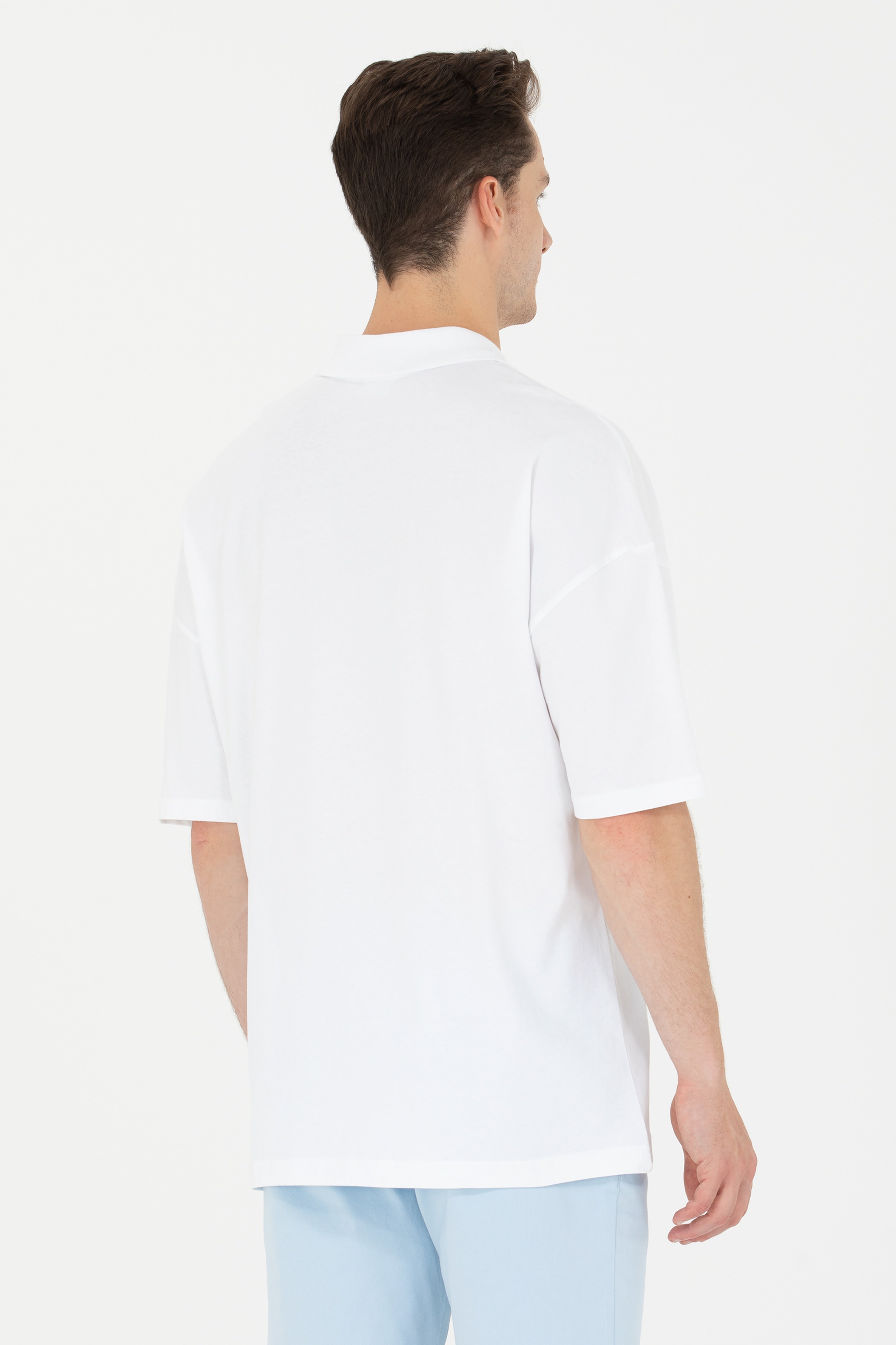 Erkek Beyaz Oversize Polo Yaka Tişört - Image 5