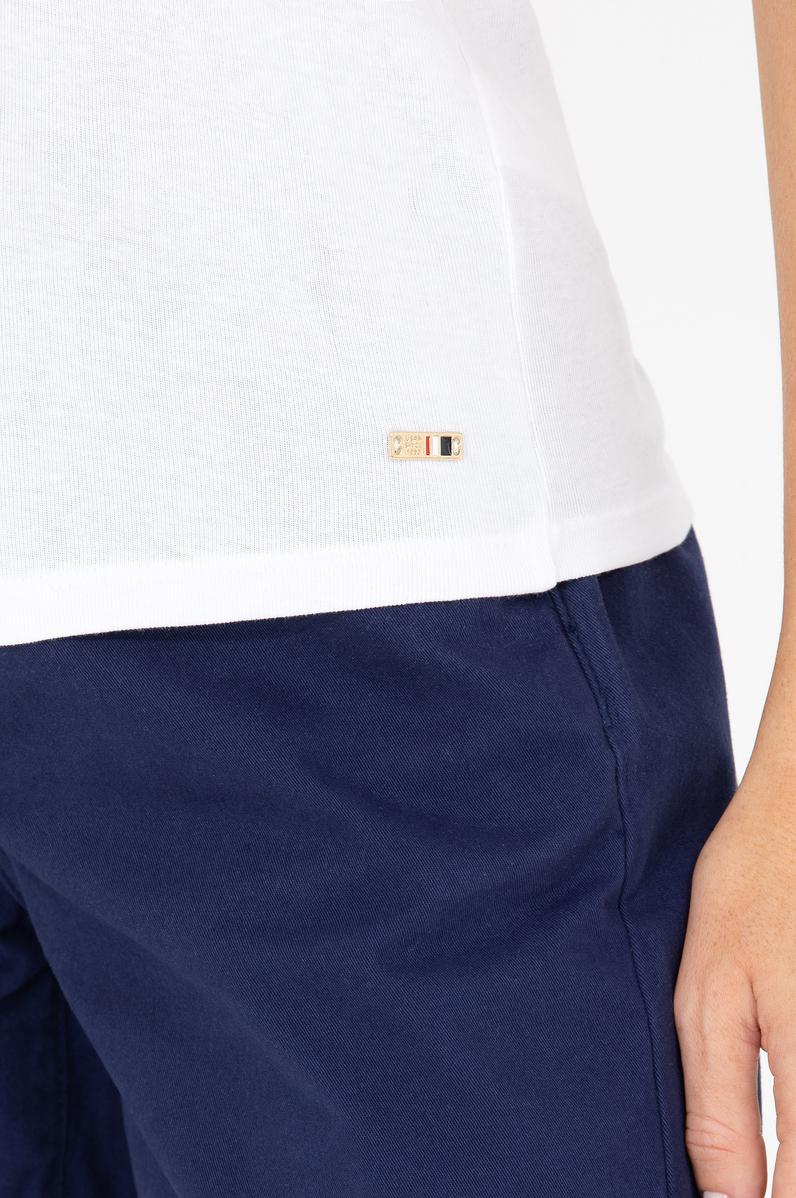 Kadın Beyaz Bisiklet Yaka Kolsuz Tişört