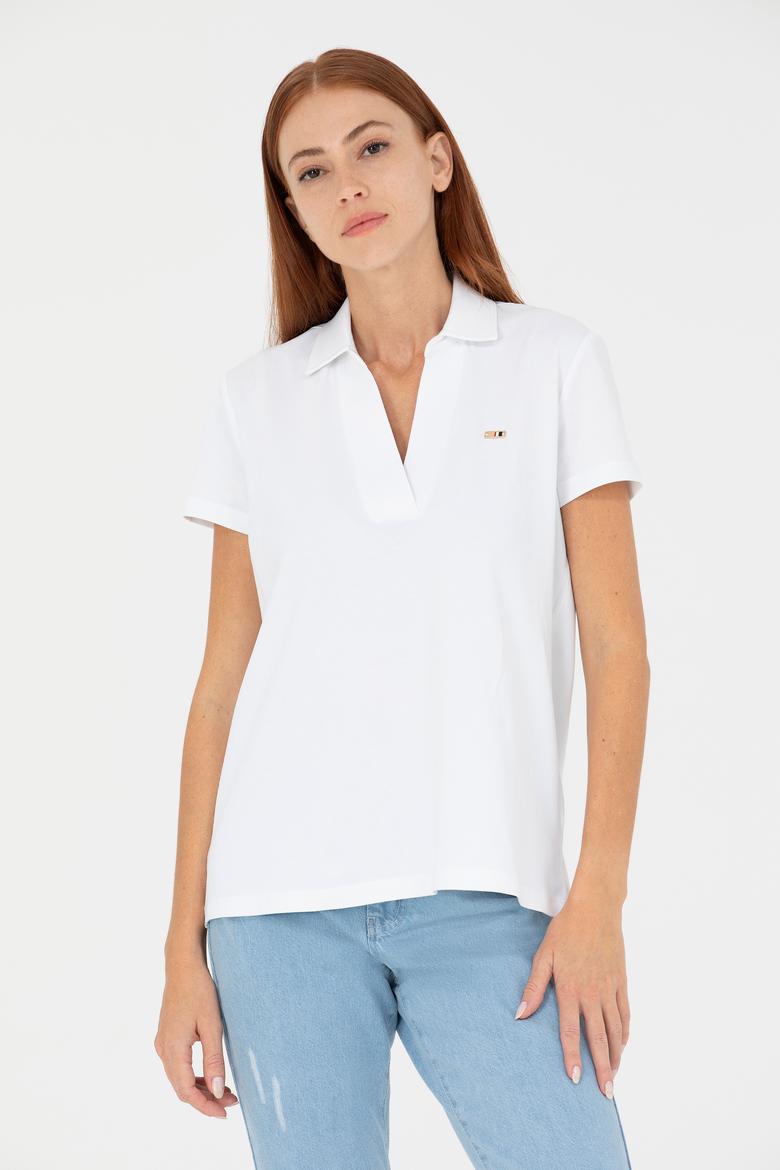 Kadın Beyaz Kaçık Yaka Basic Tişört - 50271665004