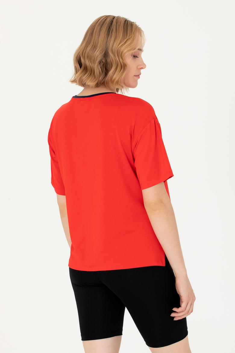 Kadın Kırmızı Bisiklet Yaka Tişört - 50264186024