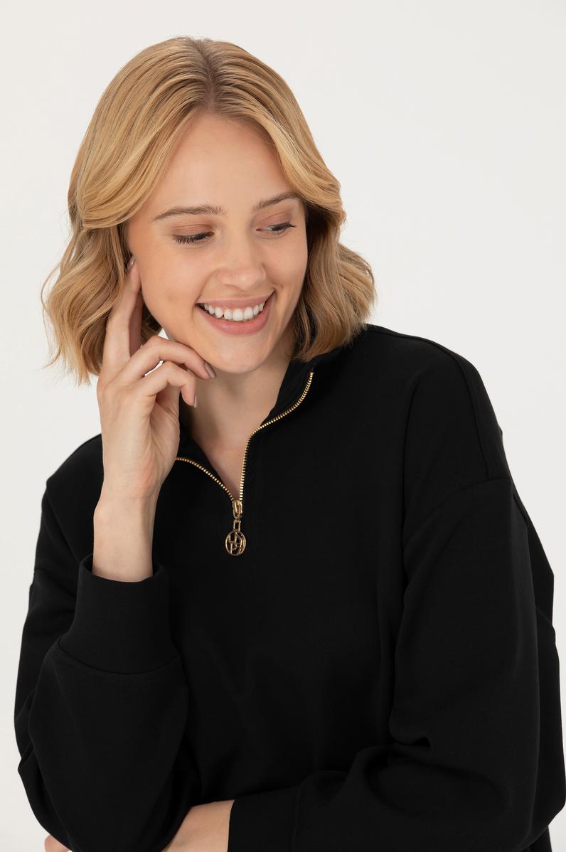 Kadın Siyah Dik Yaka Sweatshirt