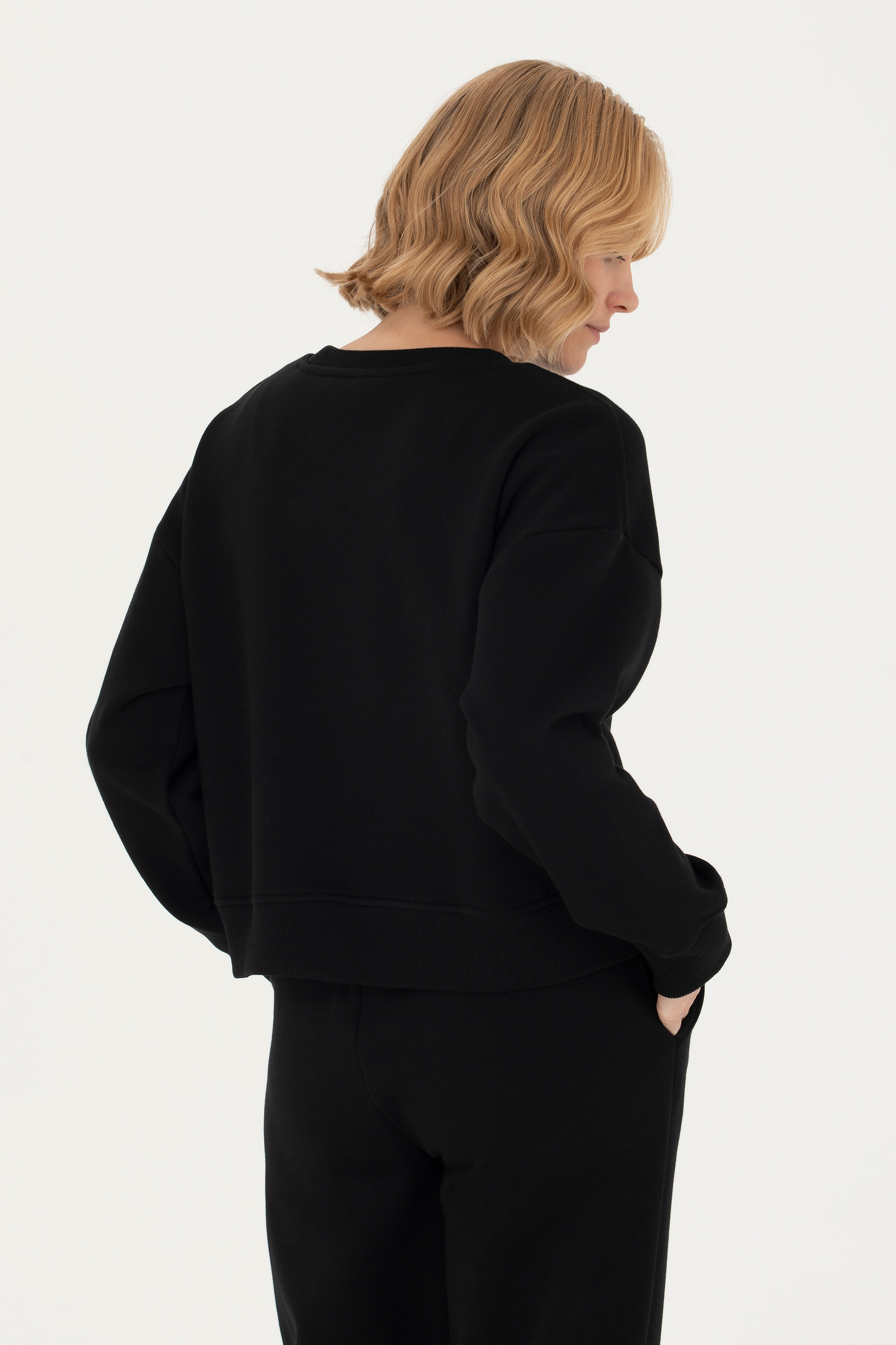 Kadın Siyah Bisiklet Yaka Sweatshirt - Image 5