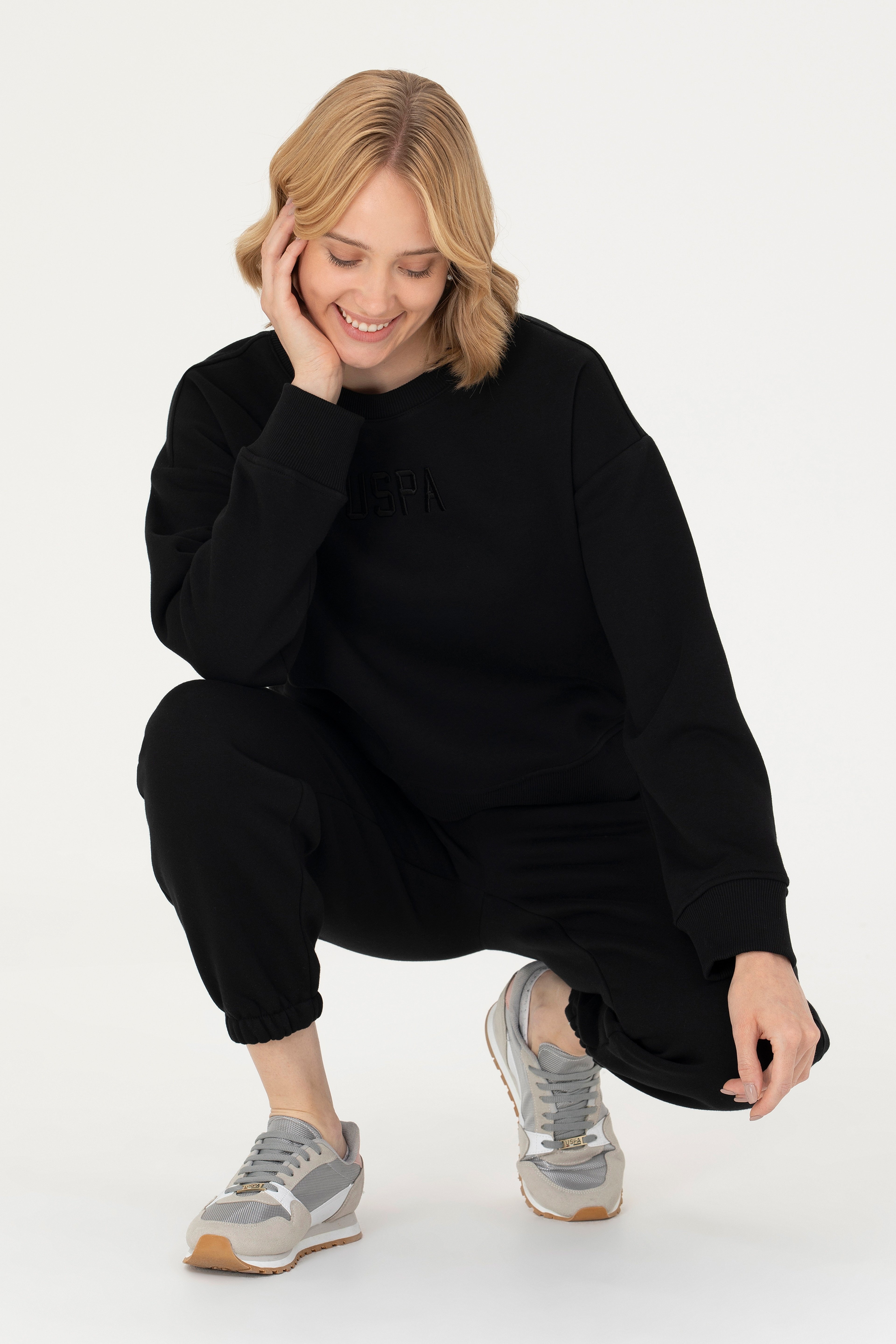 Kadın Siyah Bisiklet Yaka Sweatshirt - Image 4