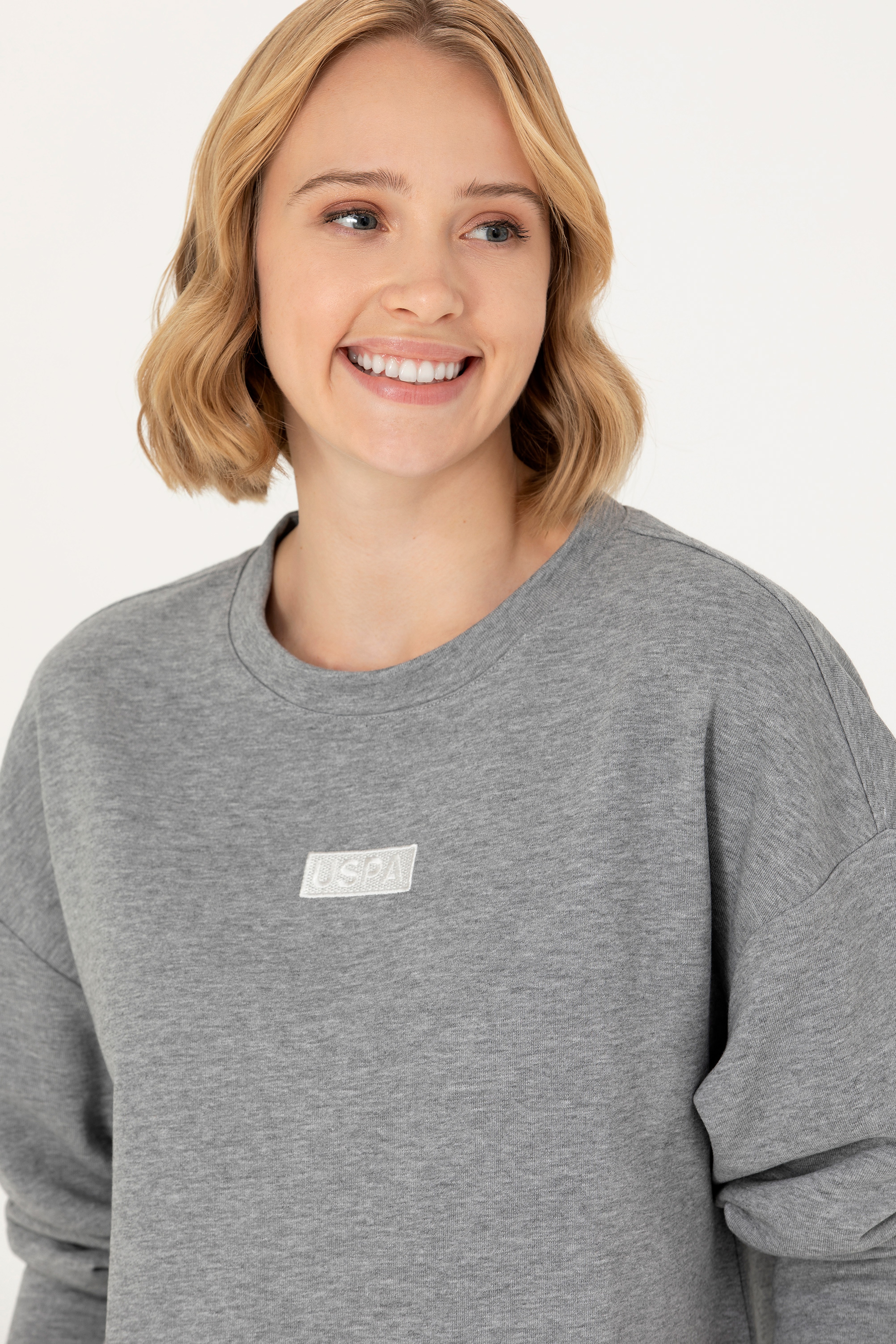 Kadın Gri Melanj Bisiklet Yaka Basic Sweatshirt - Image 2