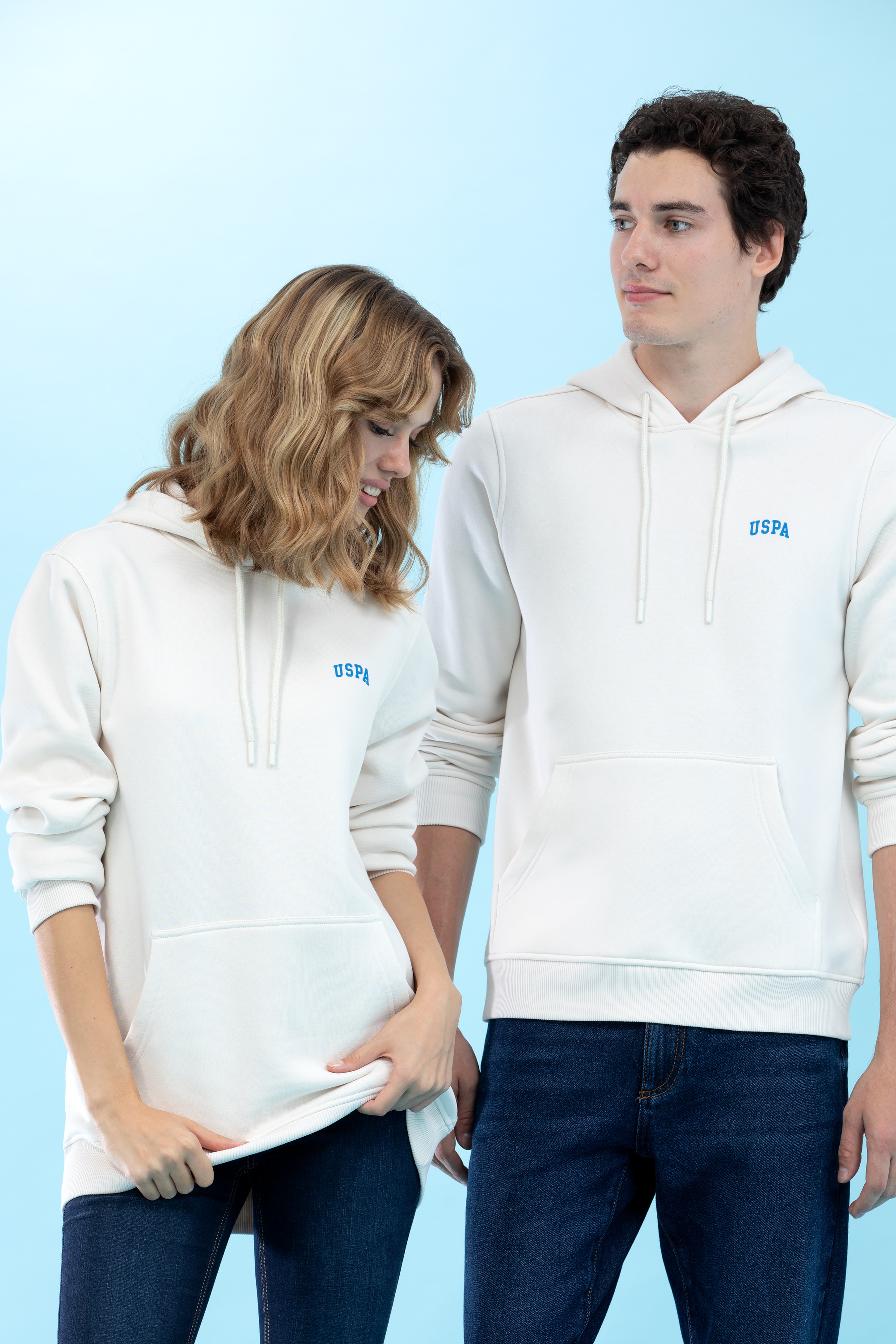 Taş Kapüşonlu Basic Sweatshirt - Image 1