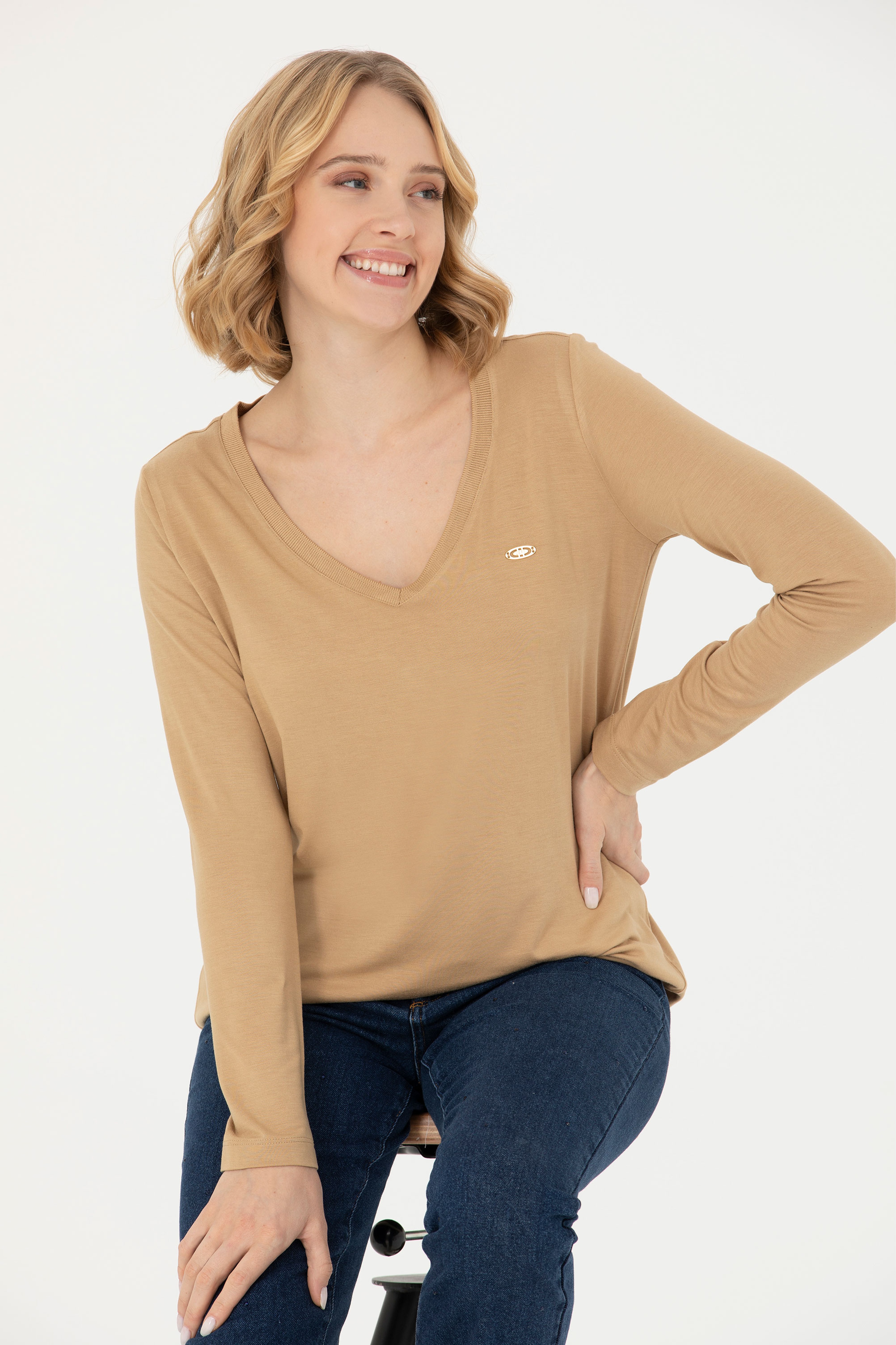 Kadın Kum V Yaka Sweatshirt - Image 1