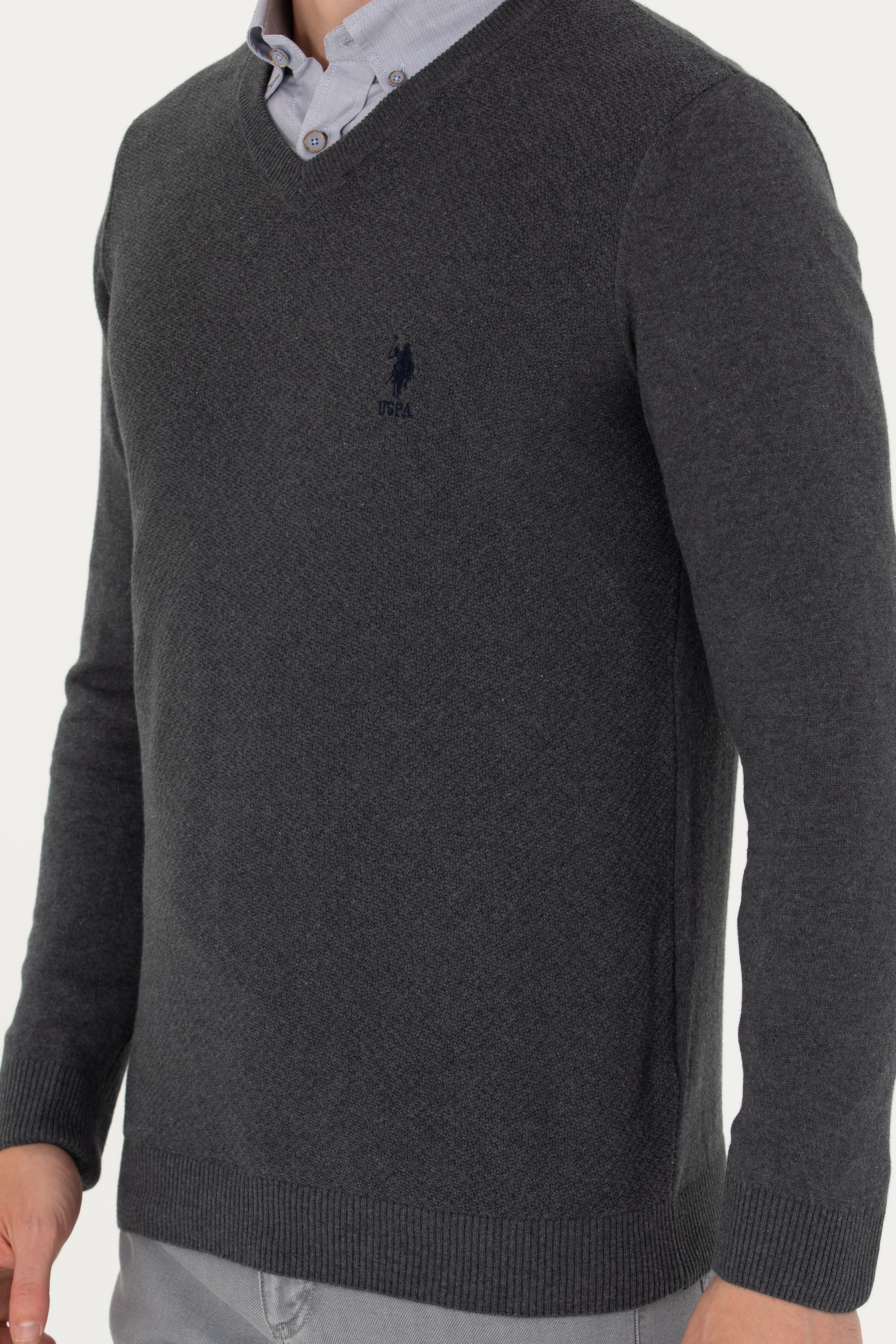Erkek Slim Fit V Yaka Antrasit Melanj Kazak - Image 6