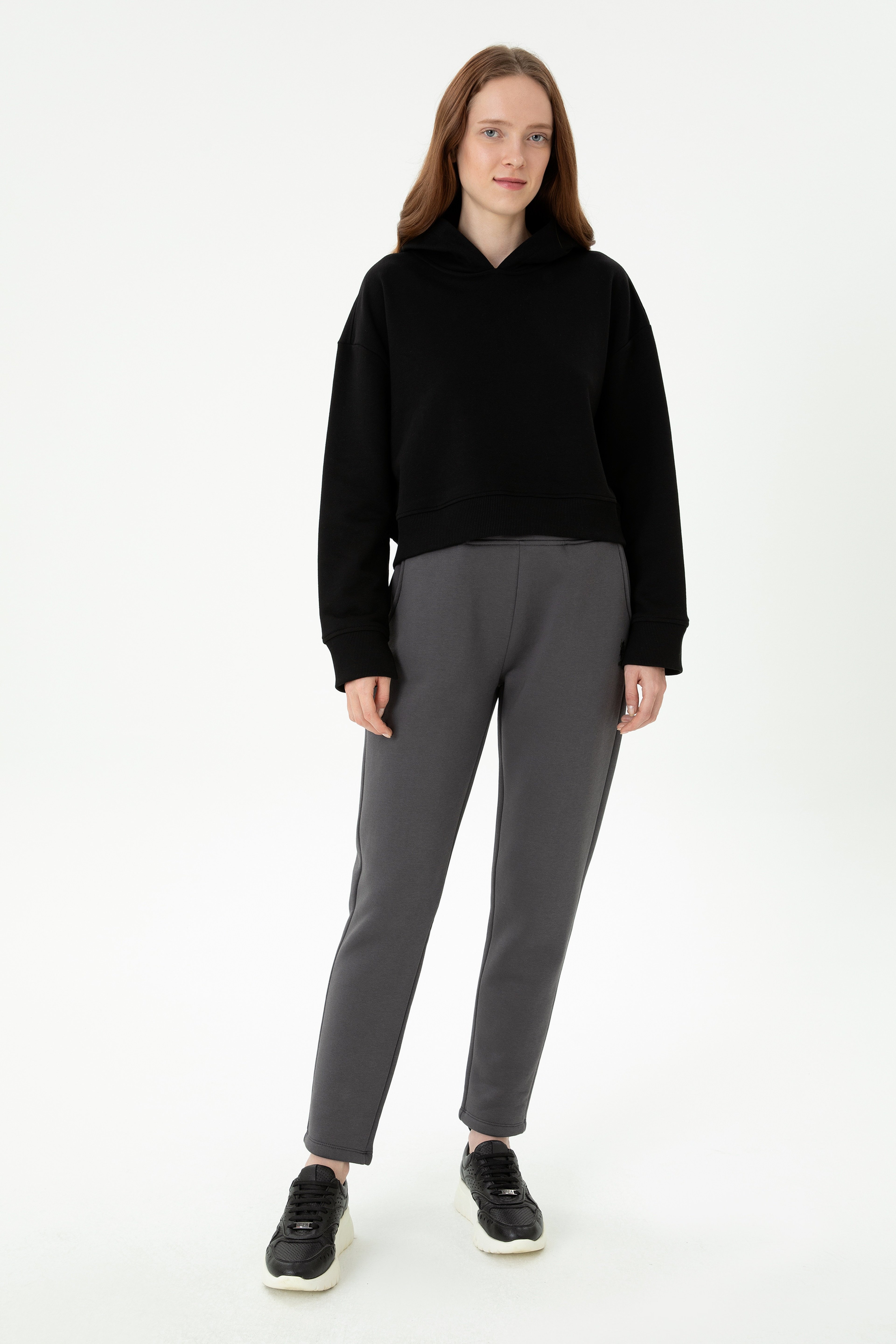 Kadın Siyah Kapüşonlu Sweatshirt - Image 4