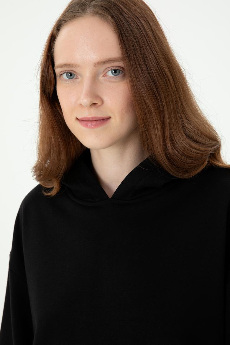 Kadın Siyah Kapüşonlu Sweatshirt - 50271652036