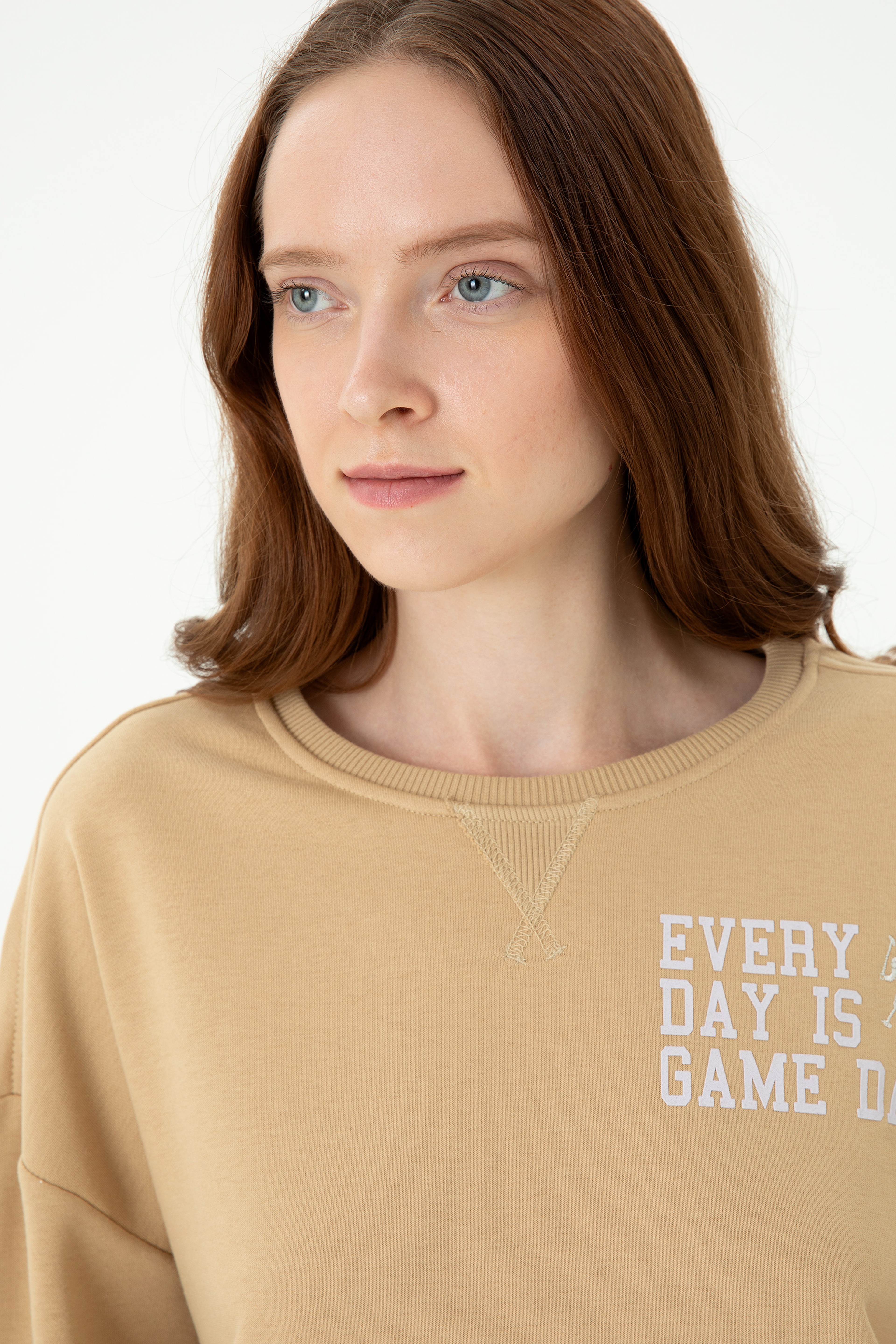 Kadın Kum Bisiklet Yaka Sweatshirt - Image 2