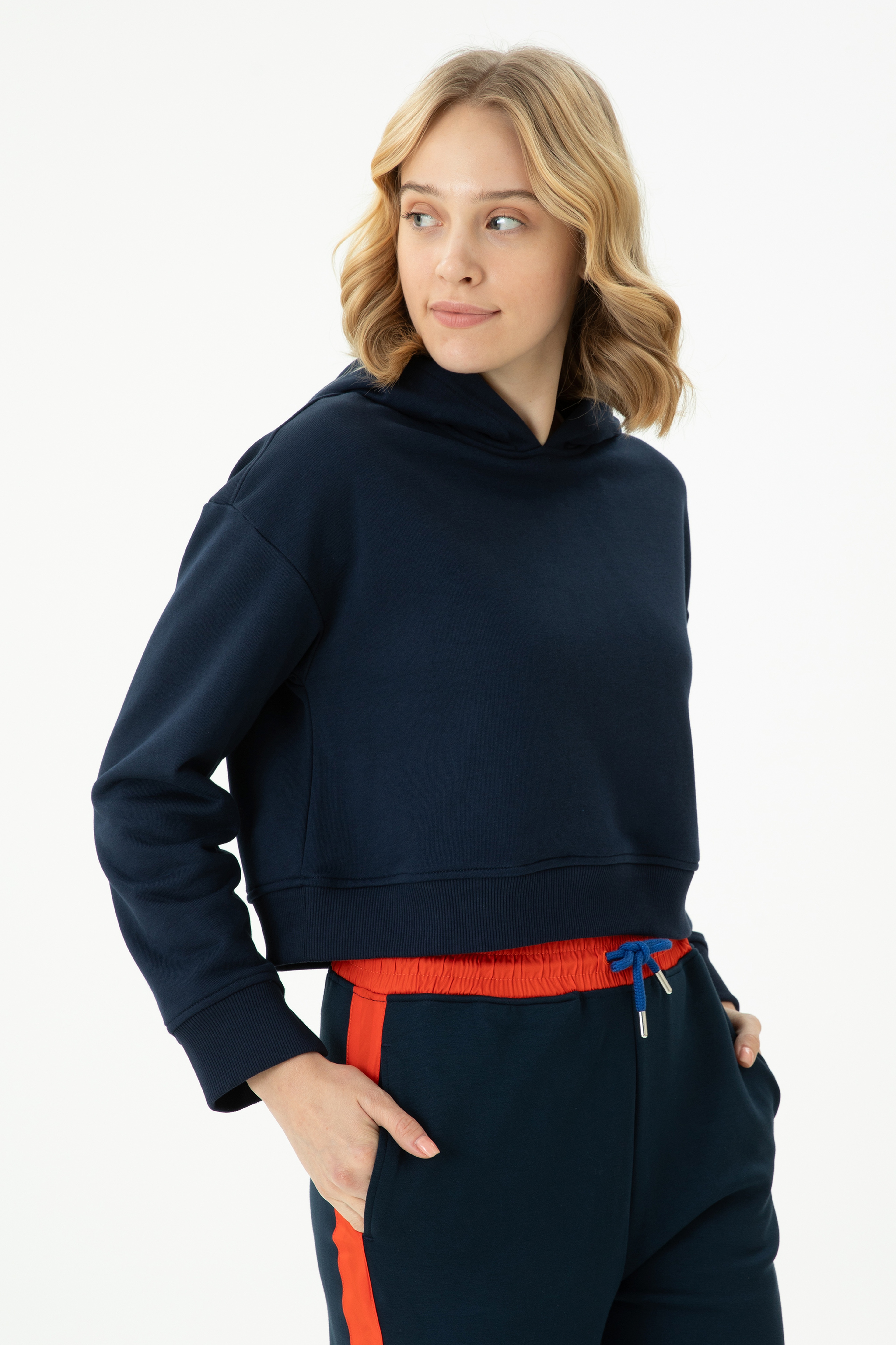 Kadın Lacivert Kapüşonlu Sweatshirt - Image 2
