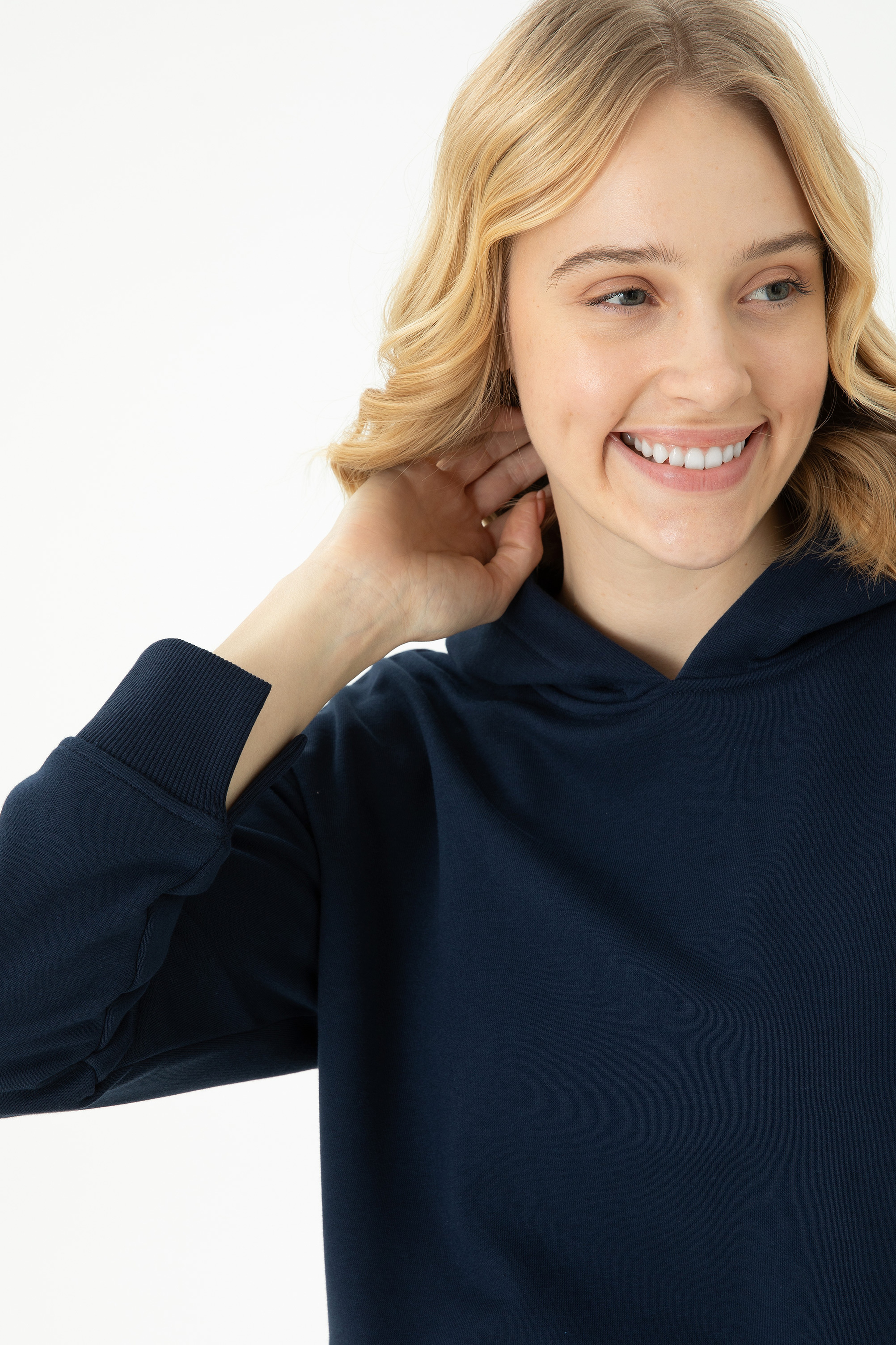 Kadın Lacivert Kapüşonlu Sweatshirt - Image 3