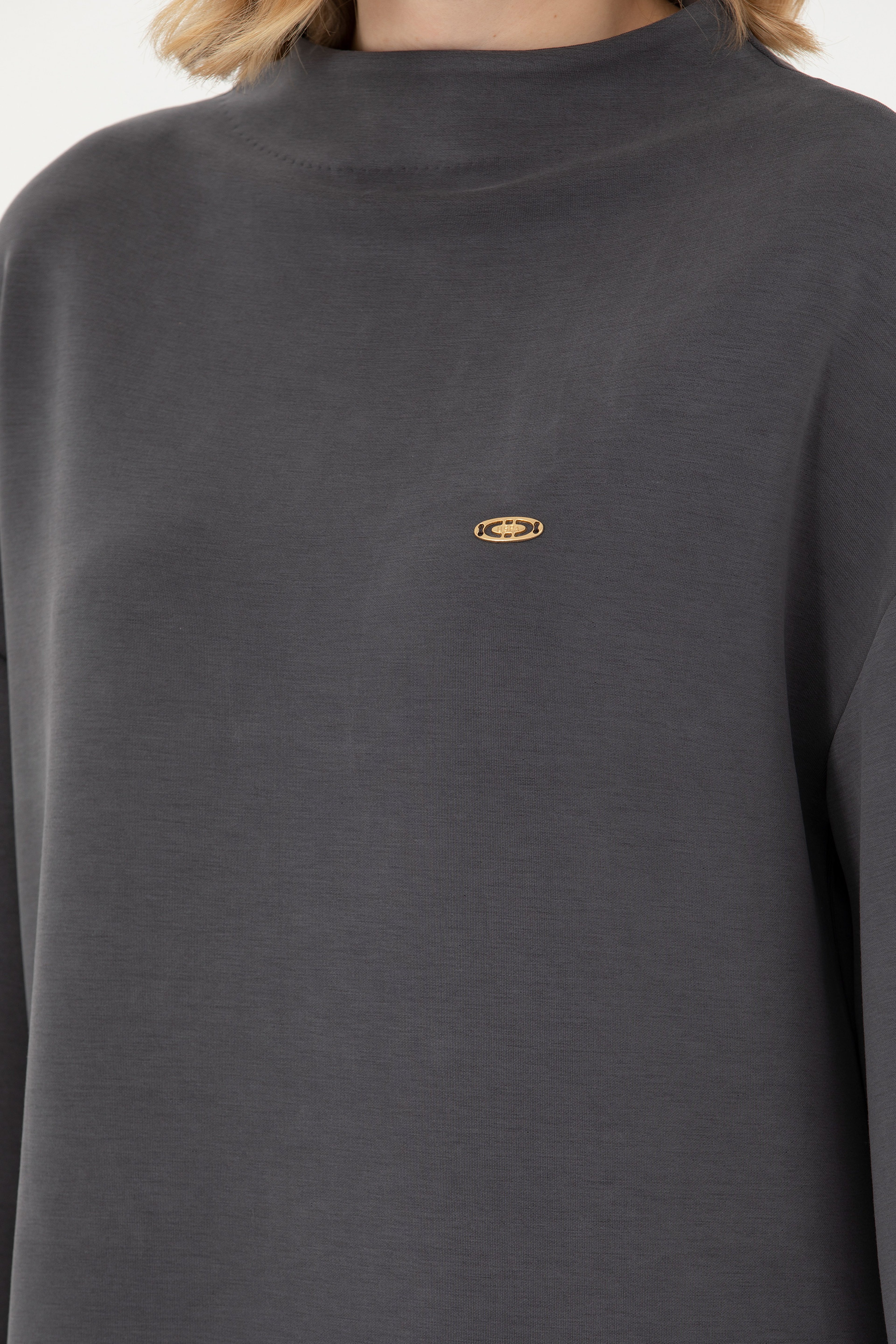 Kadın Antrasit Dik Yaka Sweatshirt