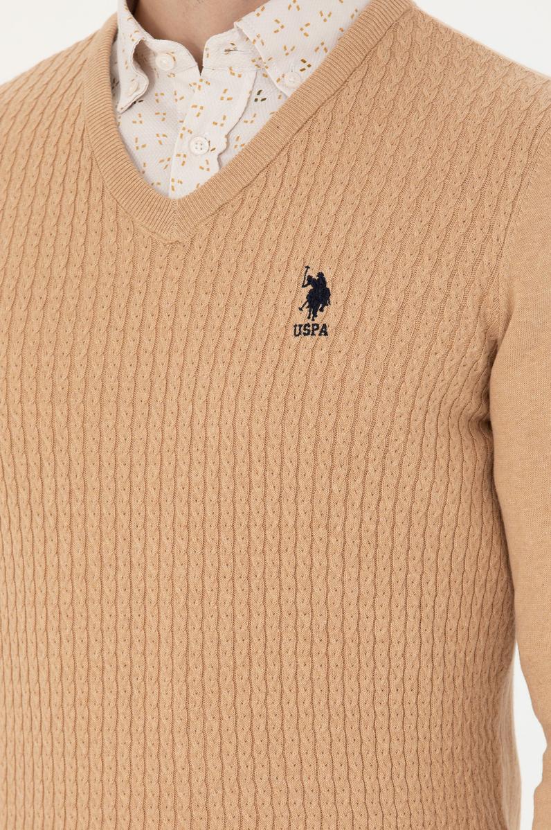 Erkek Kum Melanj V Yaka Kazak